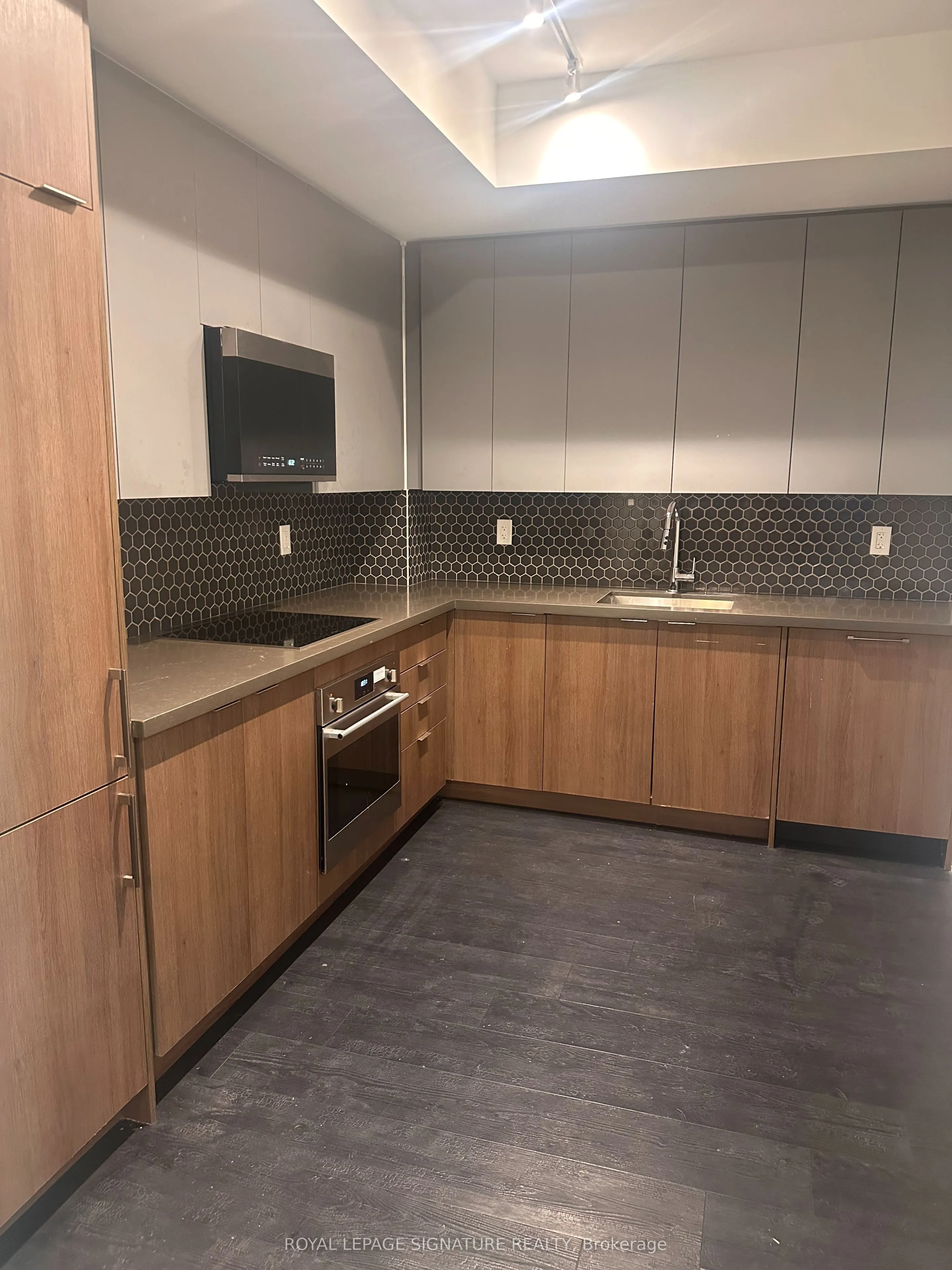 Property For Lease | W13669204