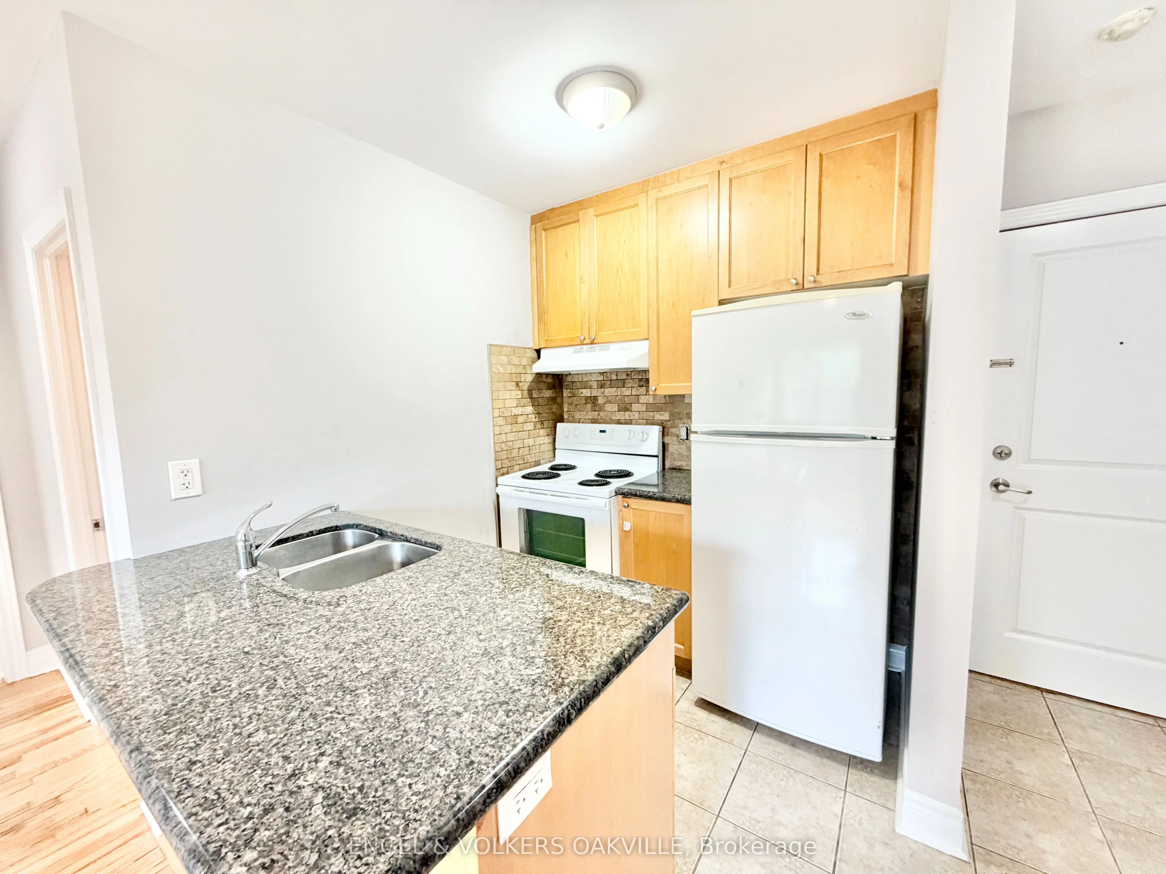 Multiplex For Lease | W13671056