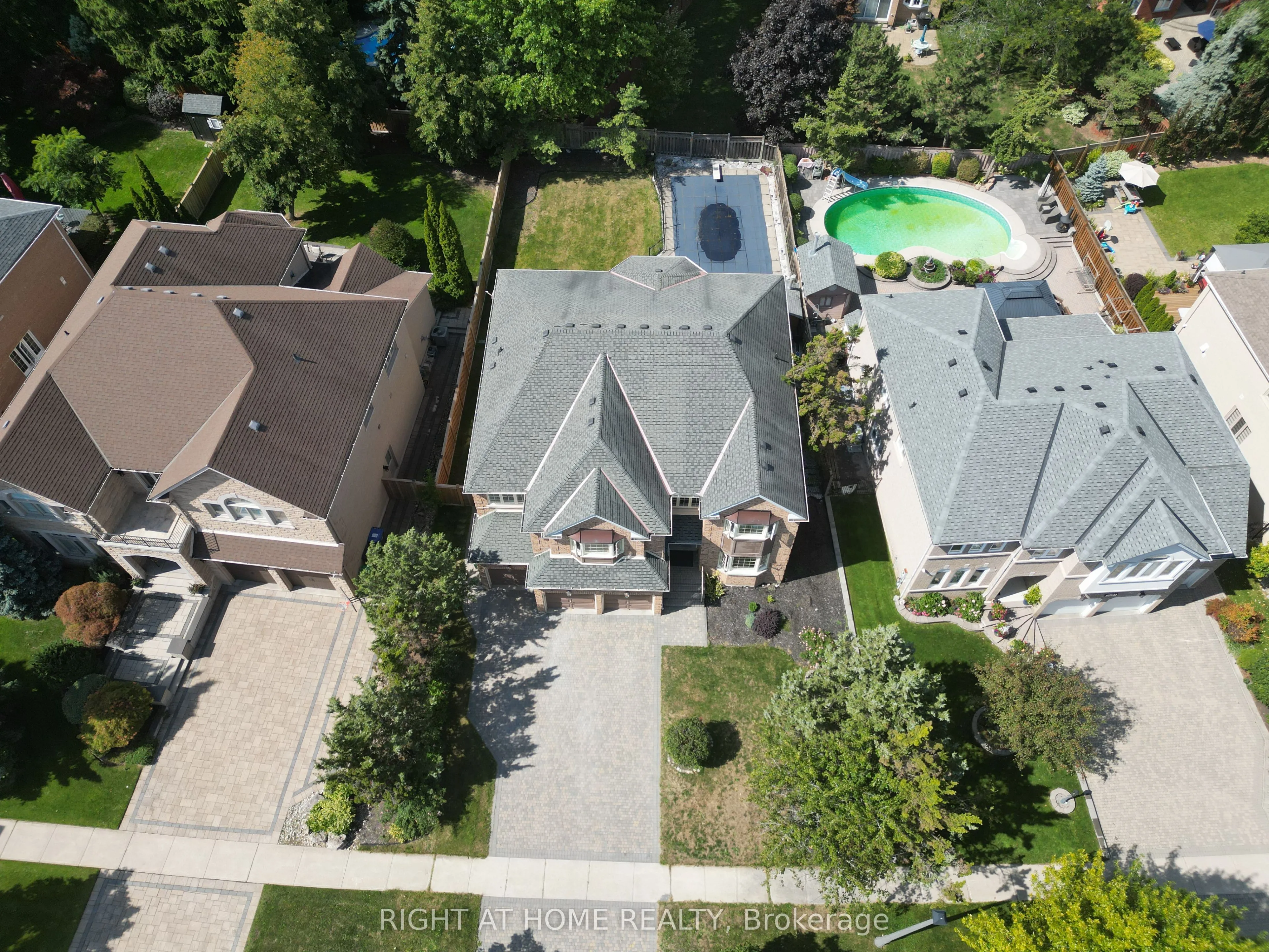 Detached Home For Lease | W13675722