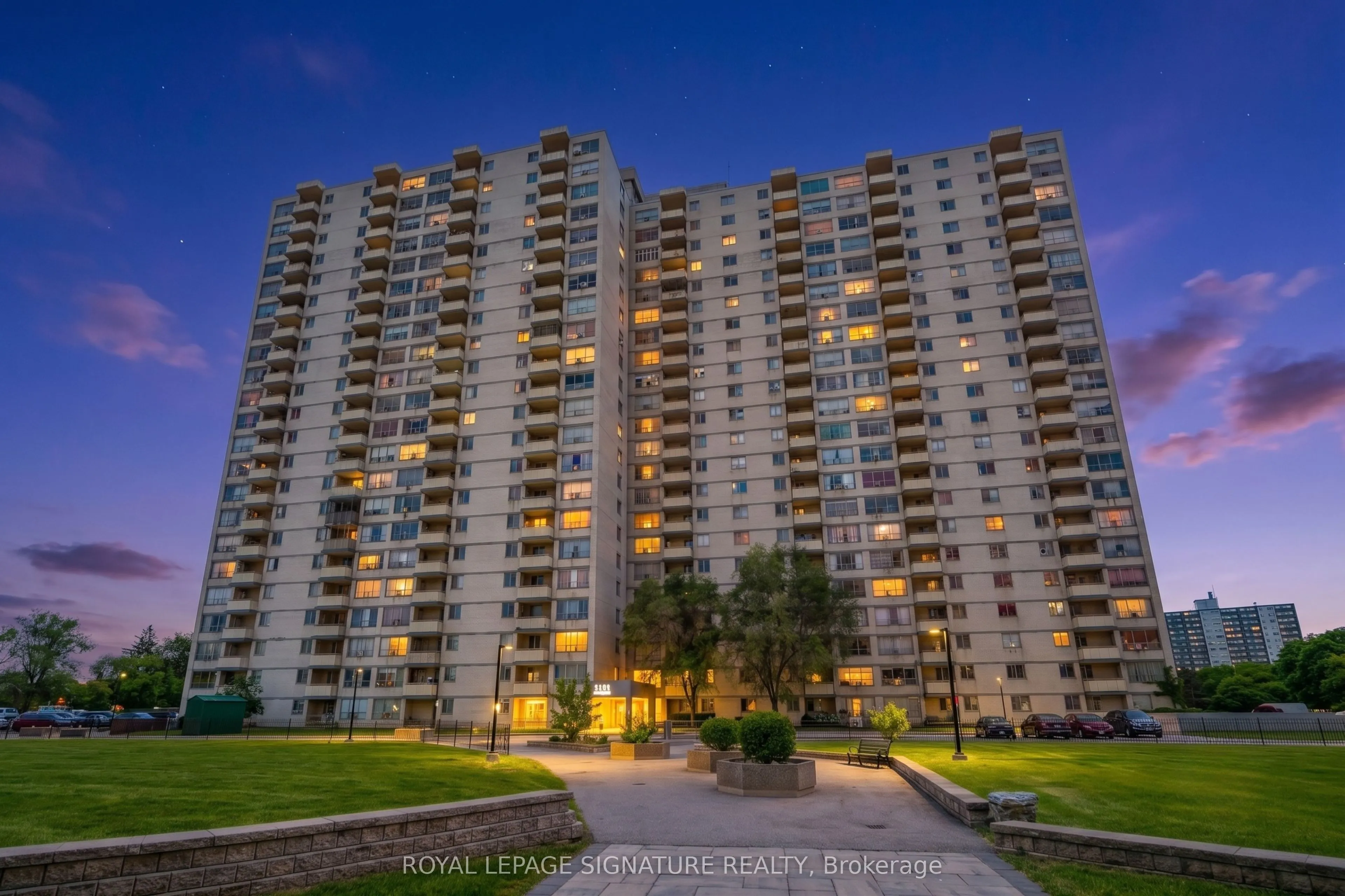 Property For Lease | W13676074