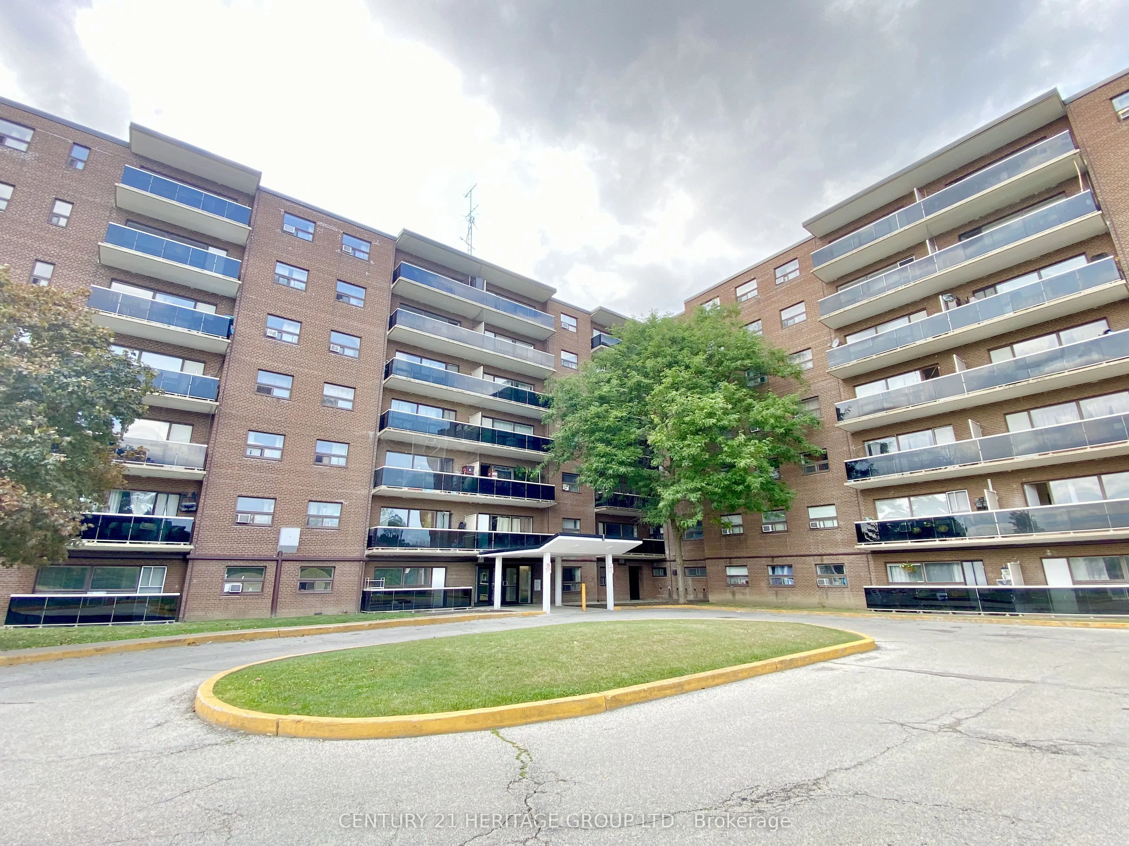 Multiplex For Lease | W13678588