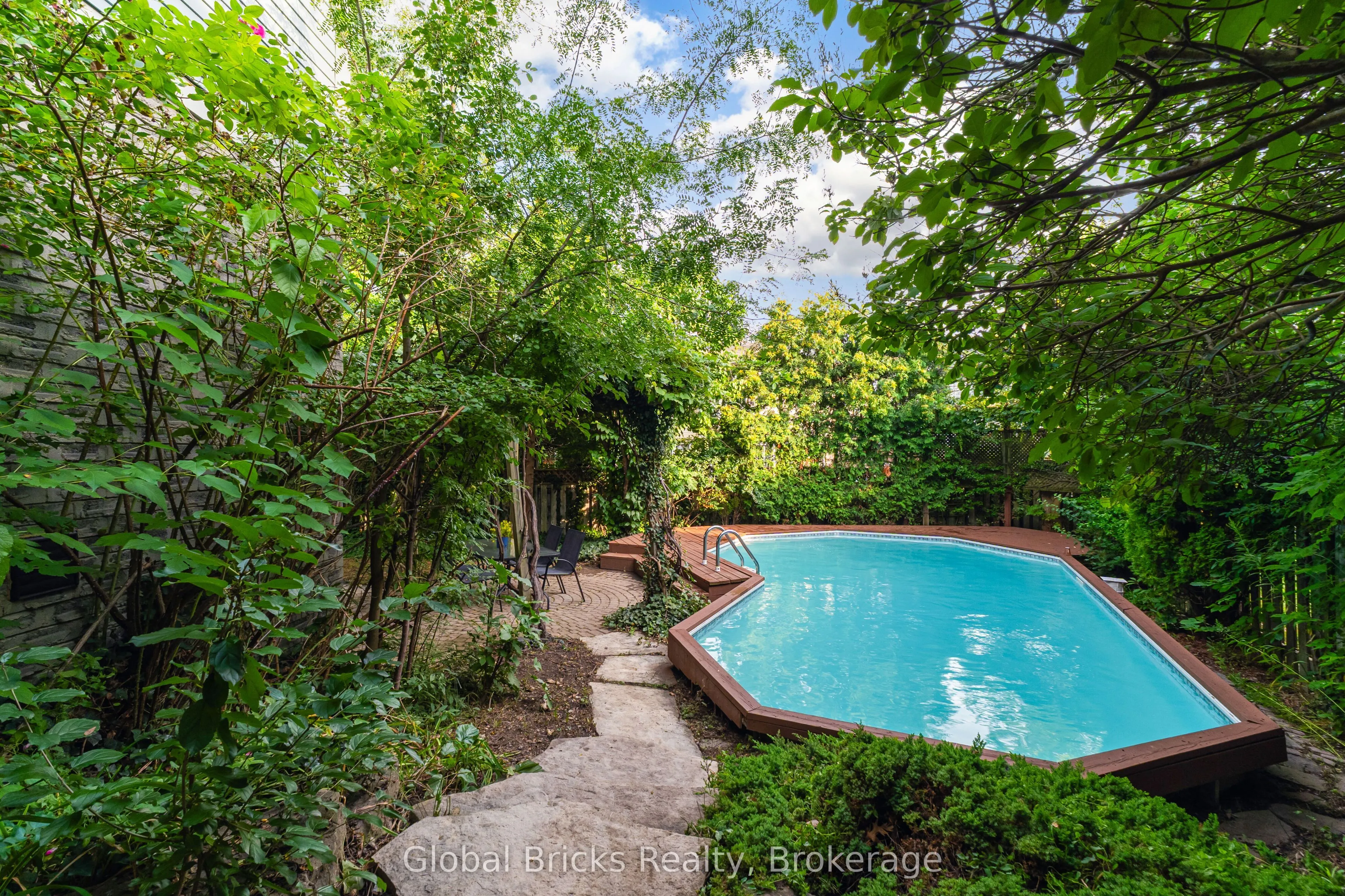 Detached Home For Sale | W13680298