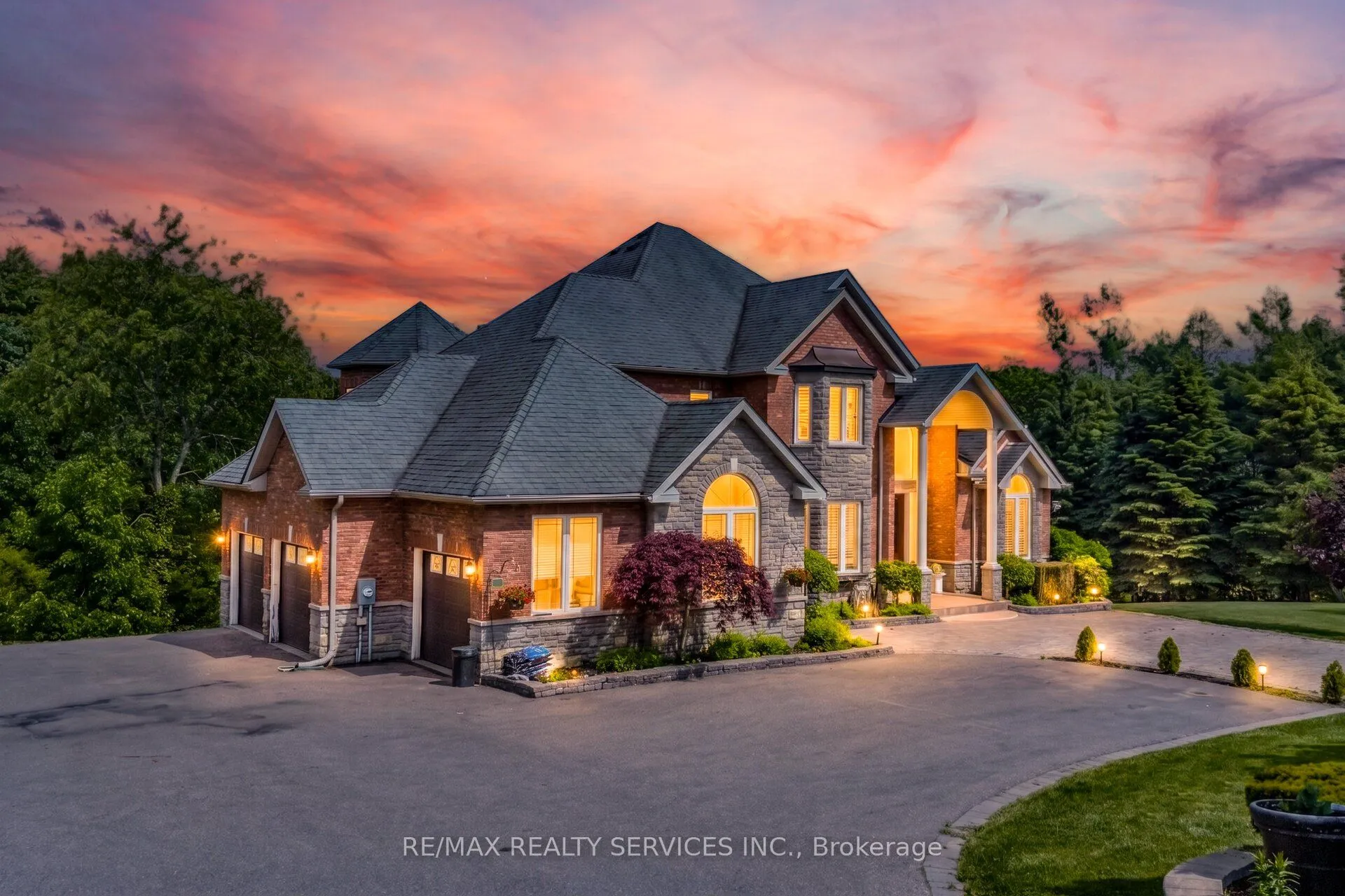 Detached Home For Sale | W13680644