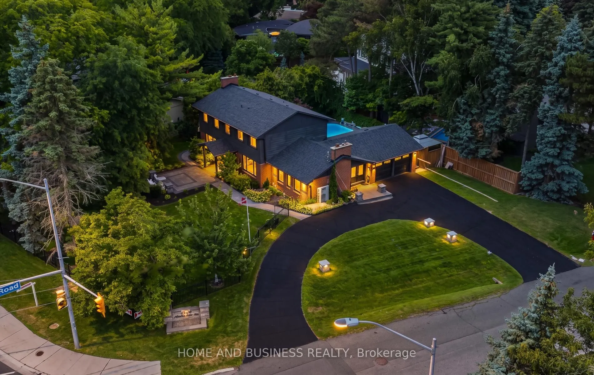 Detached Home For Lease | W13680792