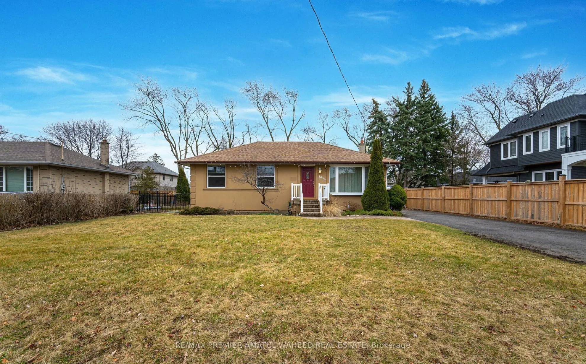 Detached Home For Lease | W13683408