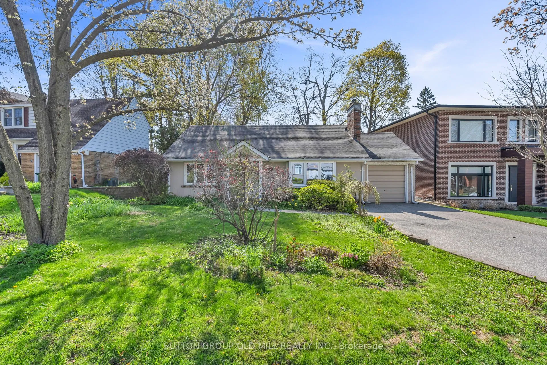 Detached Home For Sale | W13683802