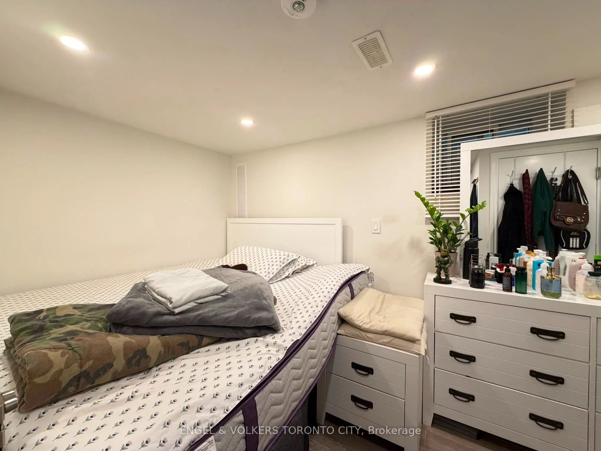 Property For Lease | W13684704