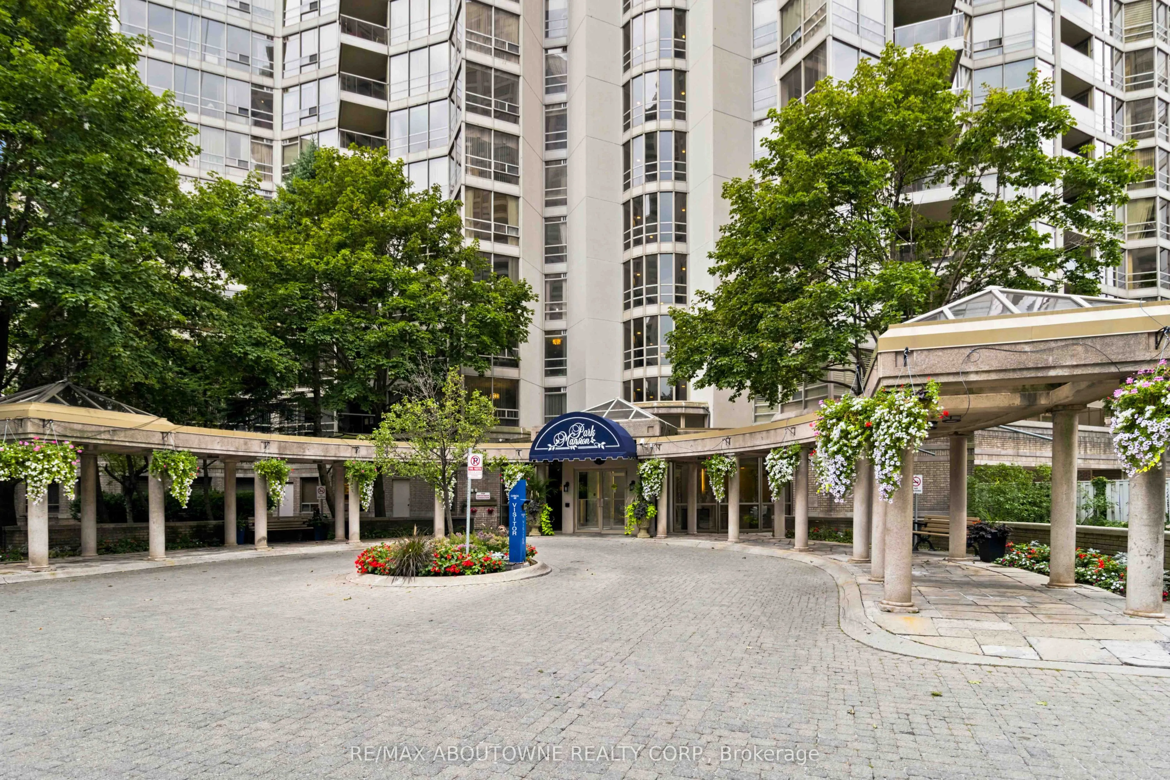 Property For Sale | W13686452