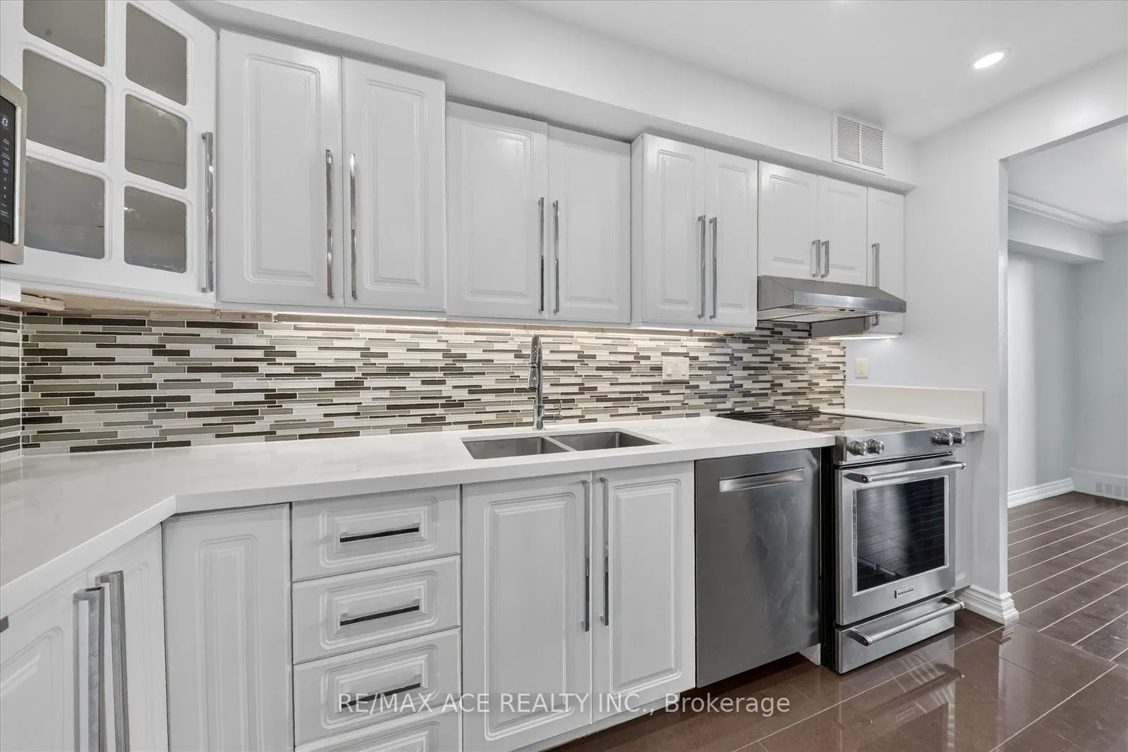 Property For Lease | W13686676