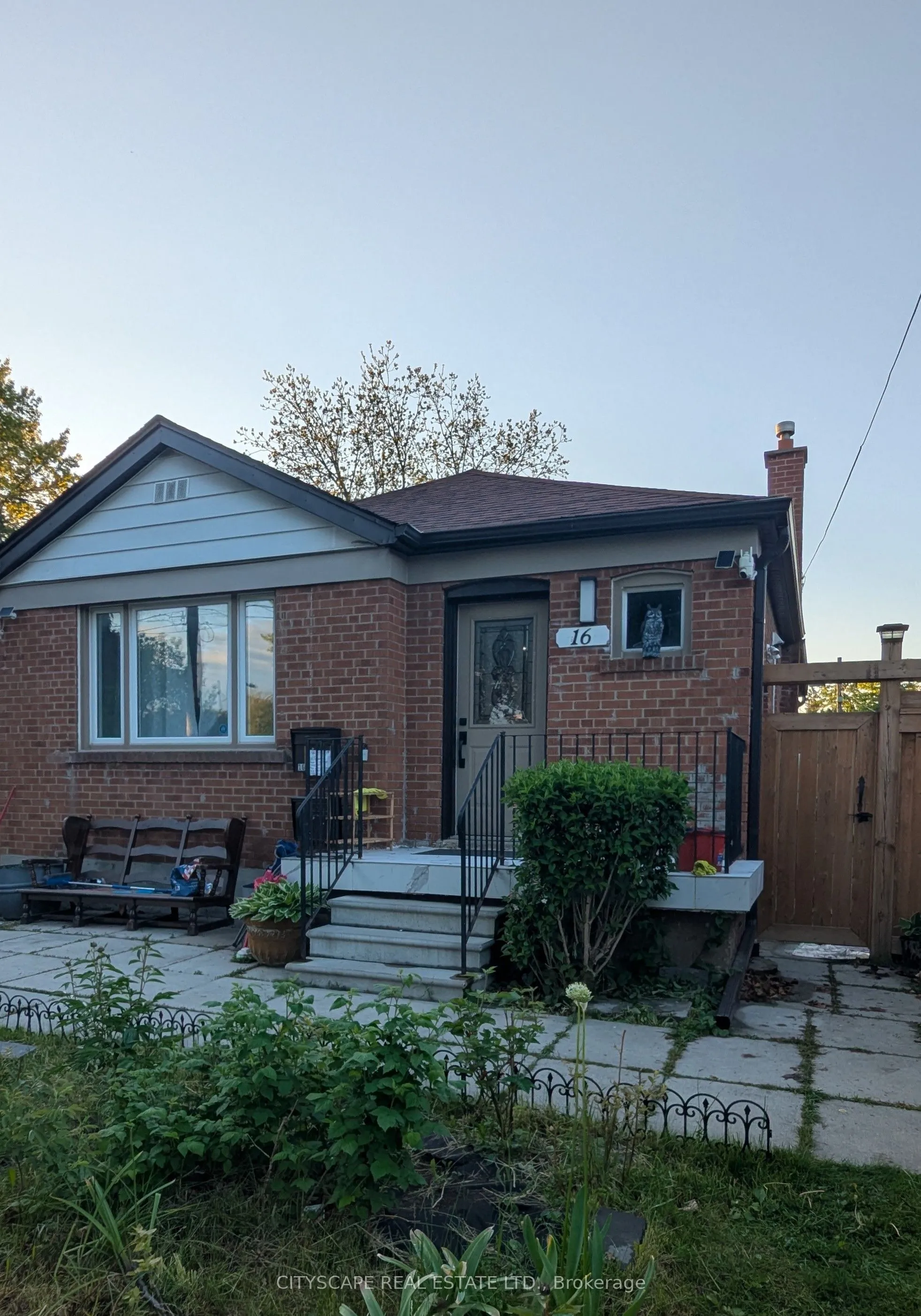 Detached Home For Lease | W13687036