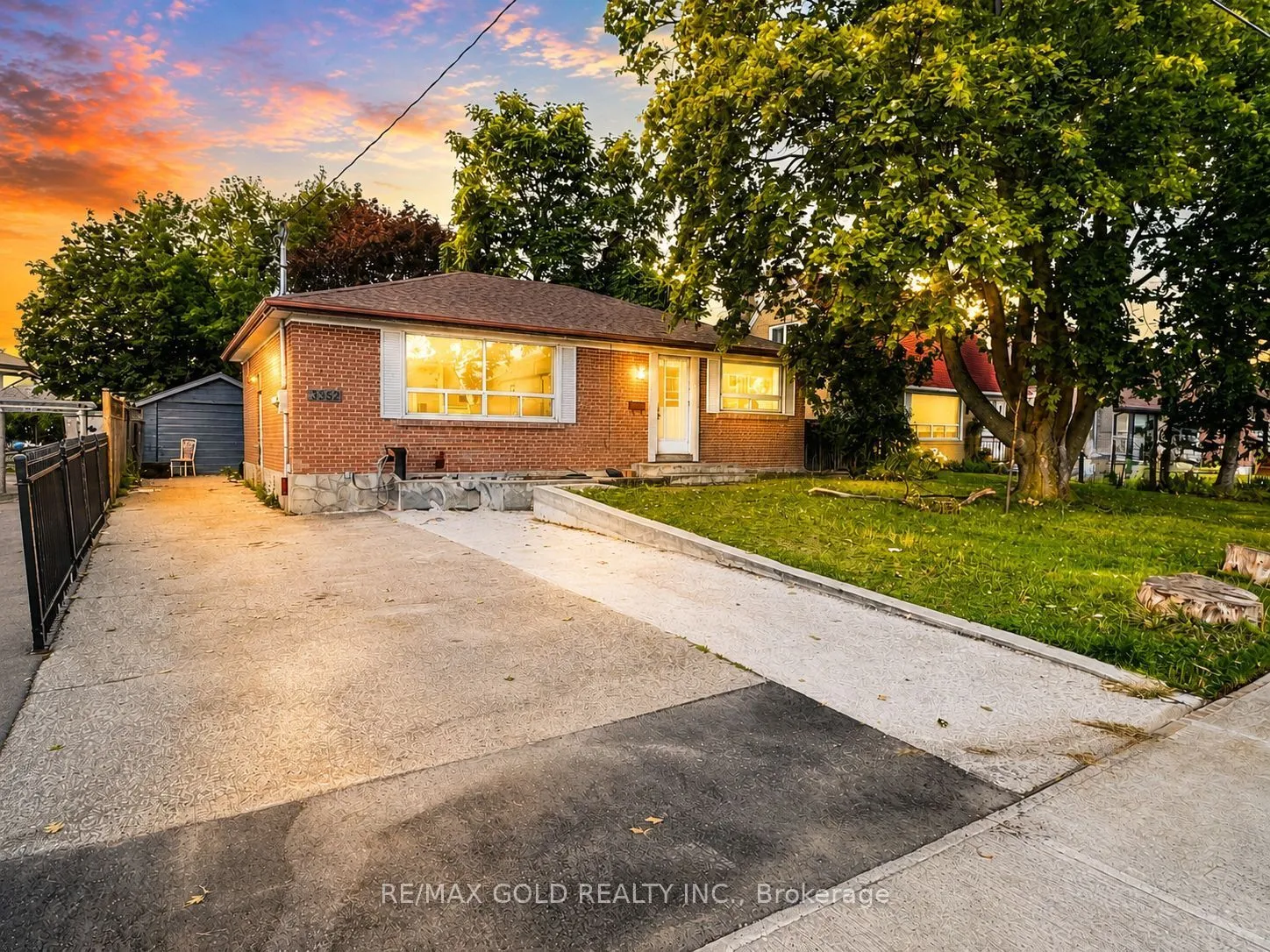 Detached Home For Lease | W13687618