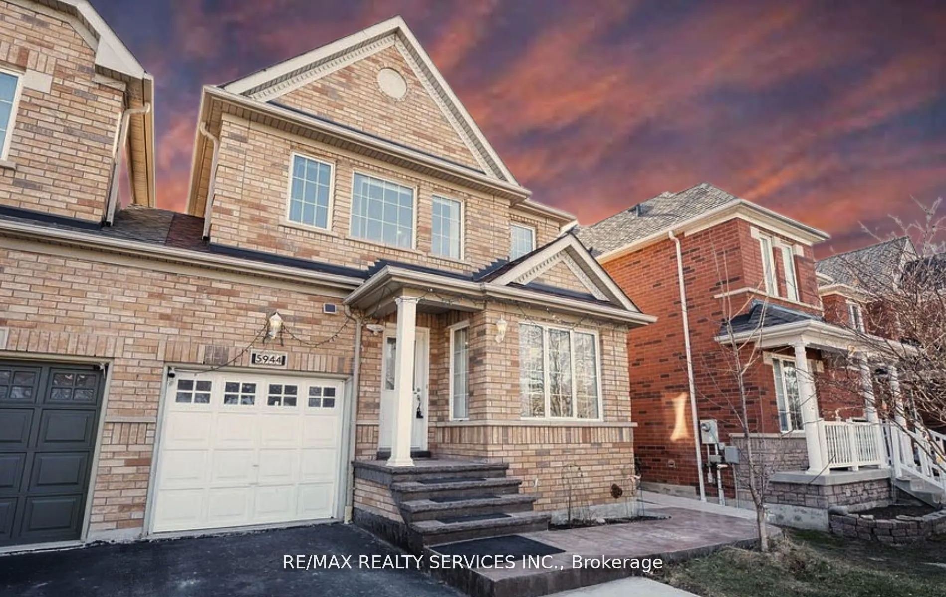 Semi-Detached Home For Lease | W13688026