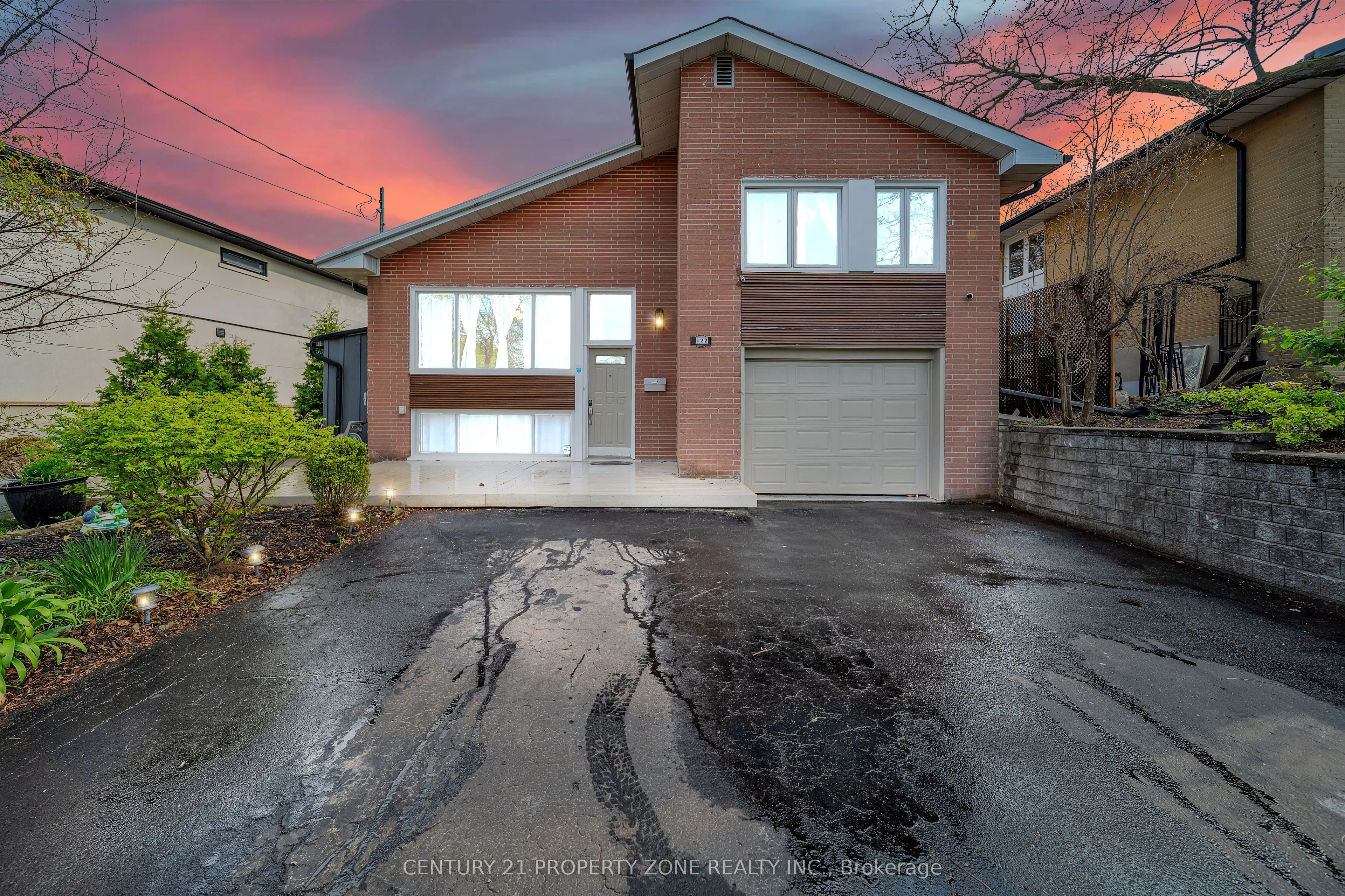 Detached Home For Lease | W13689648