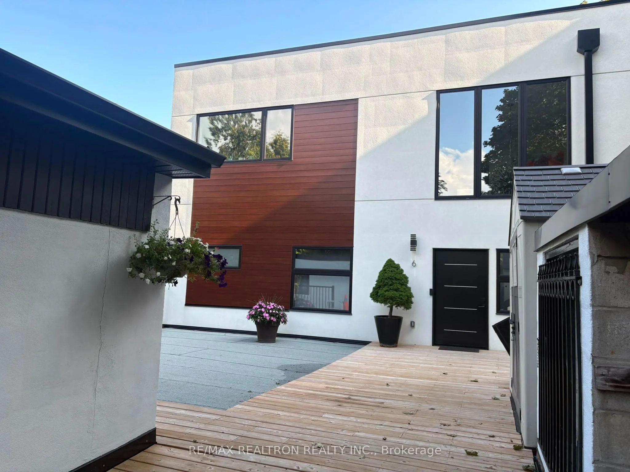 Detached Home For Lease | W13691566