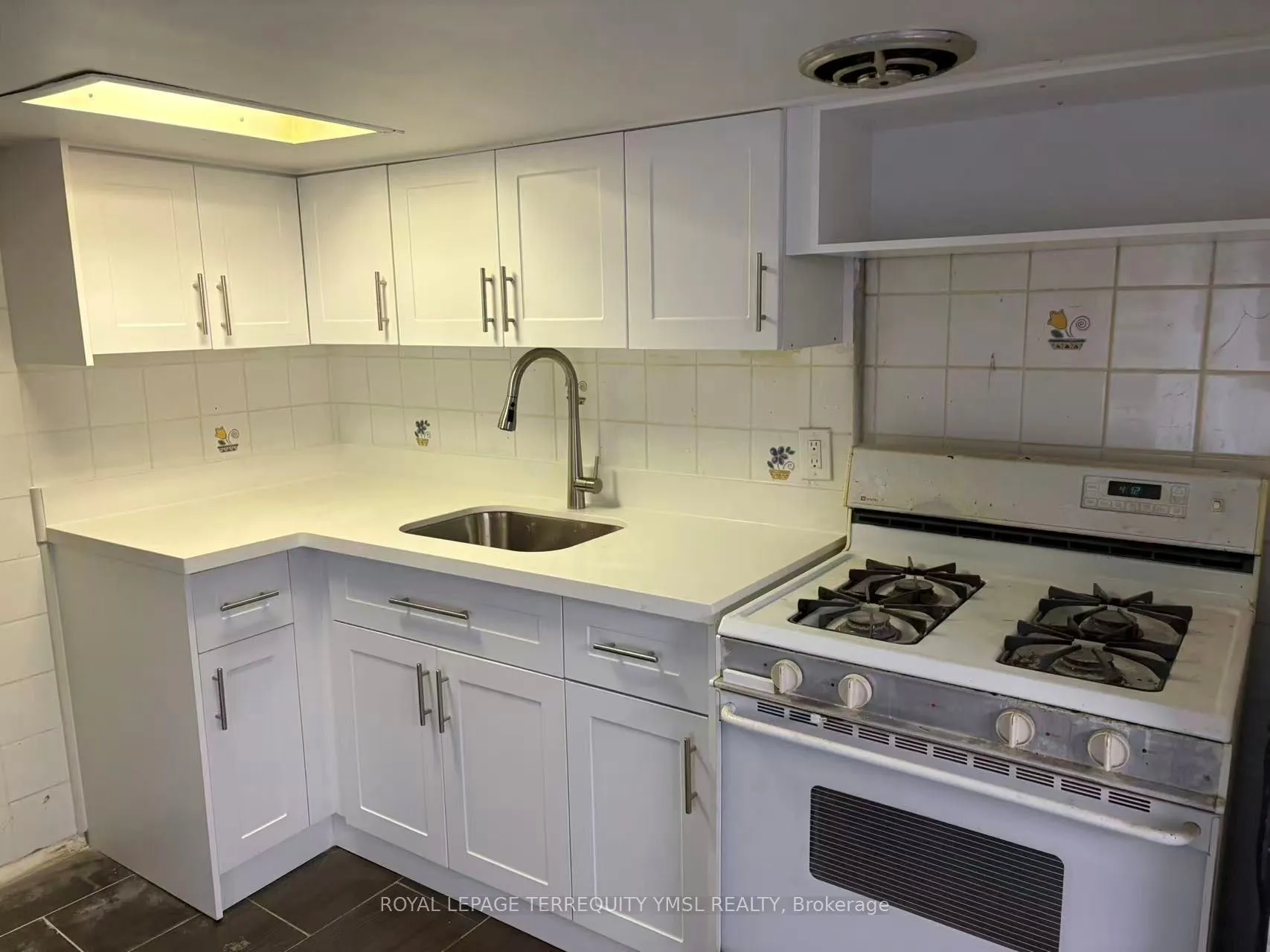 Triplex For Lease | W13692576