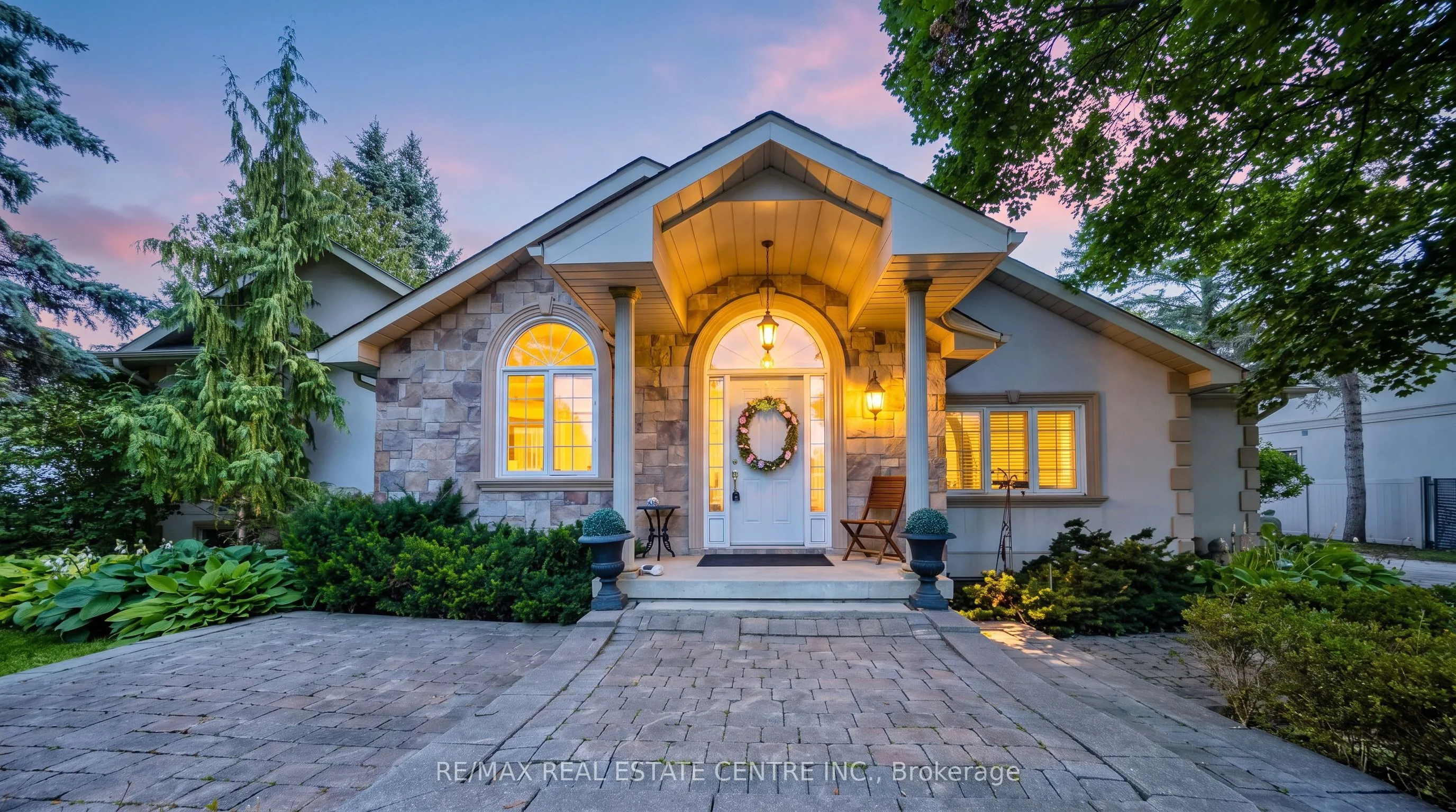 Detached Home For Sale | W13693060