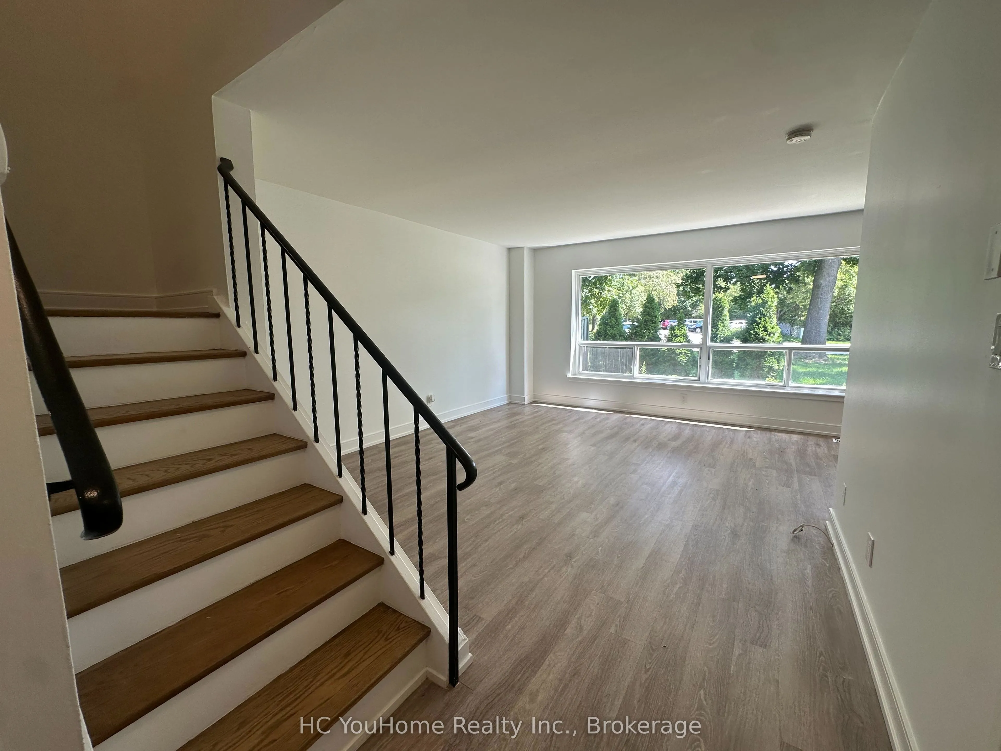 Property For Lease | W13693384