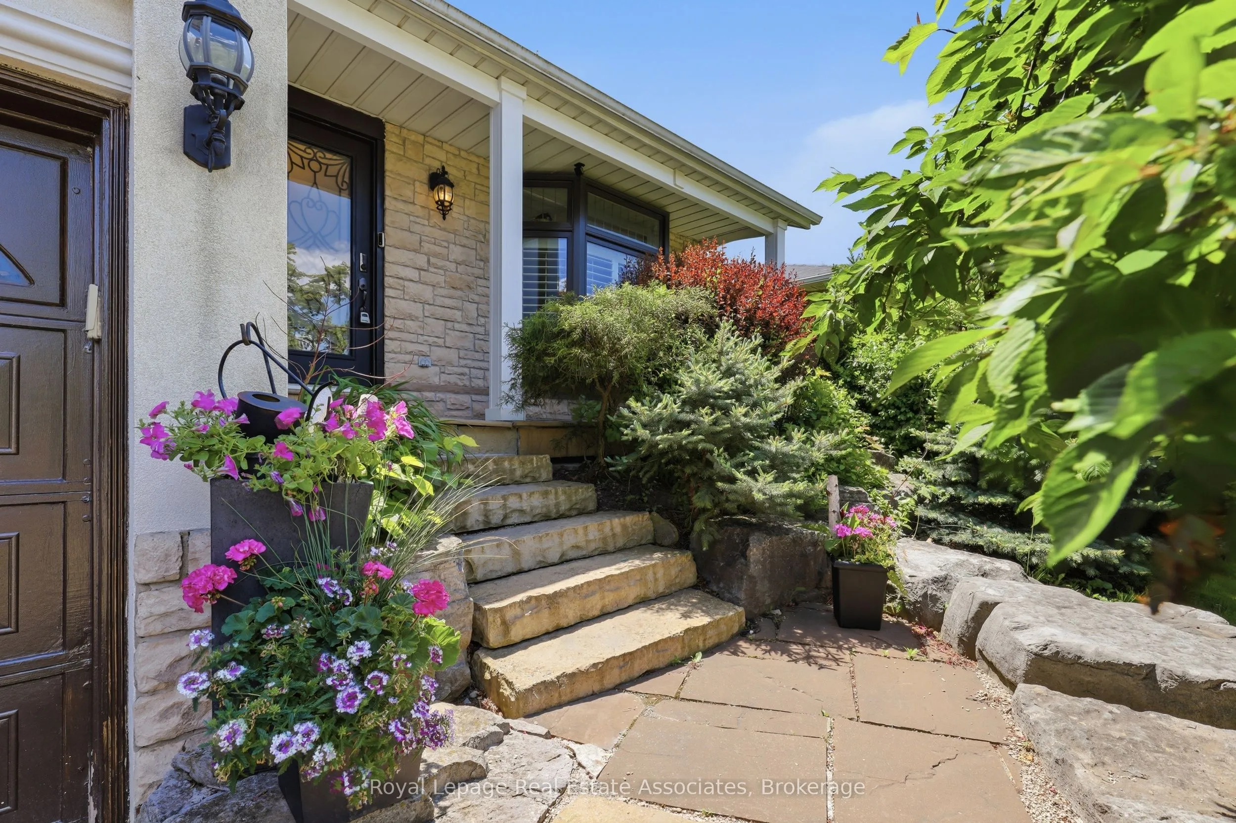 Detached Home For Sale | W13693490