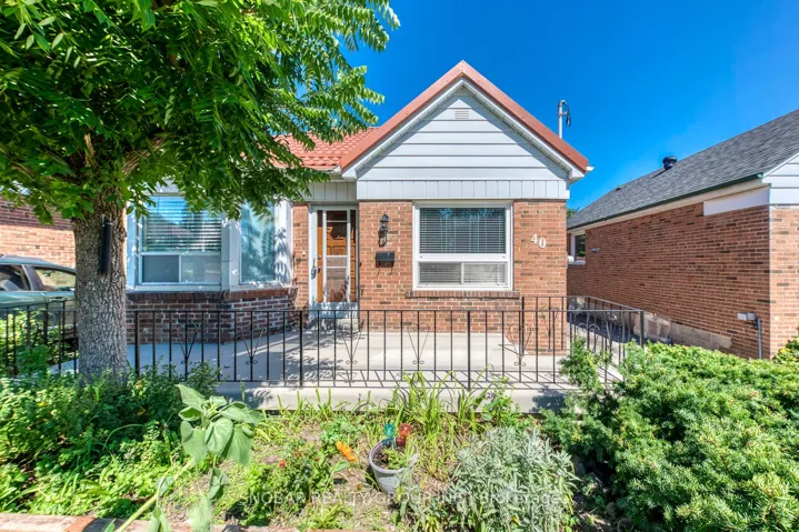 40 Dixon Road, Toronto W09, ON M9P 2L3