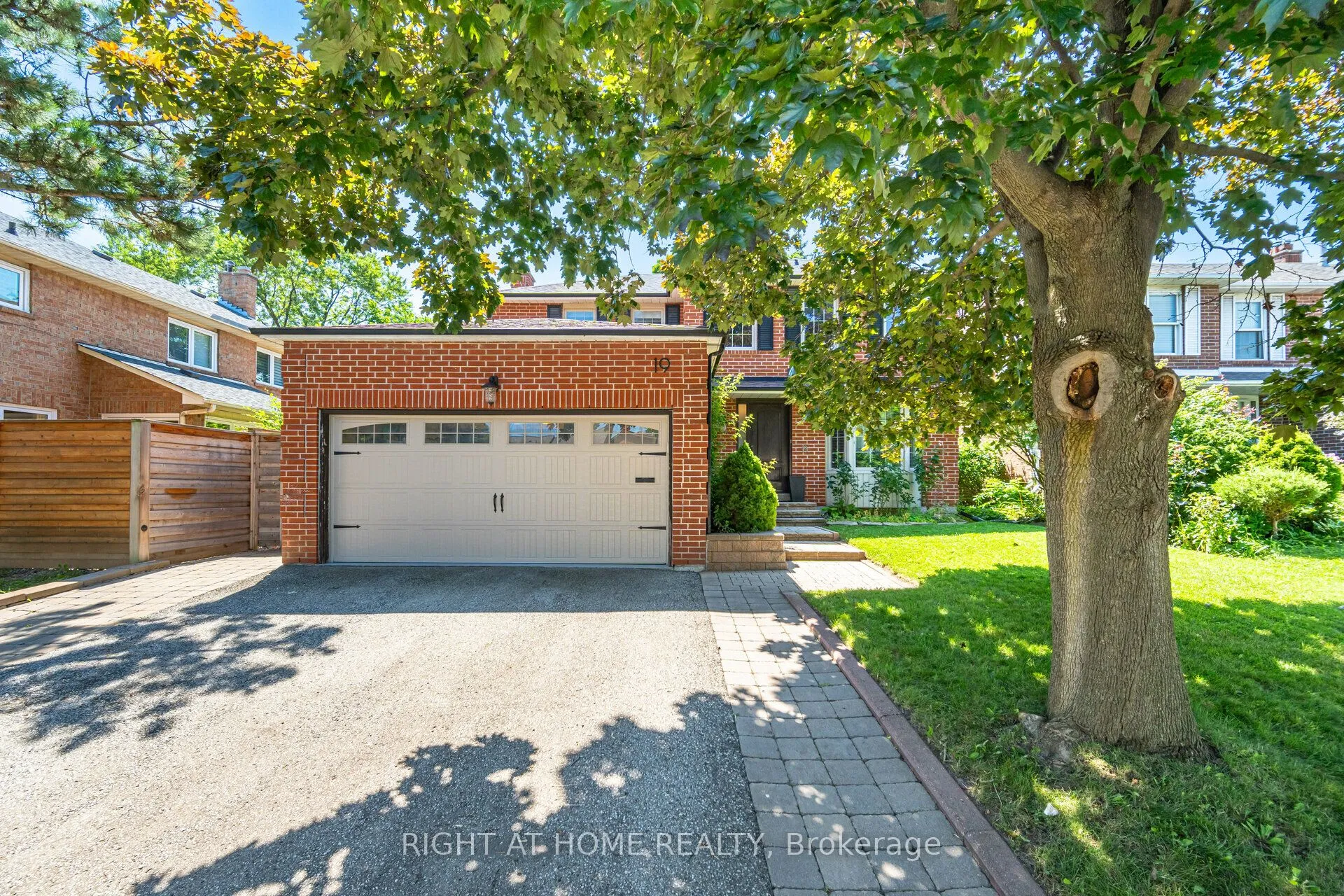 Detached Home For Lease | W13694834