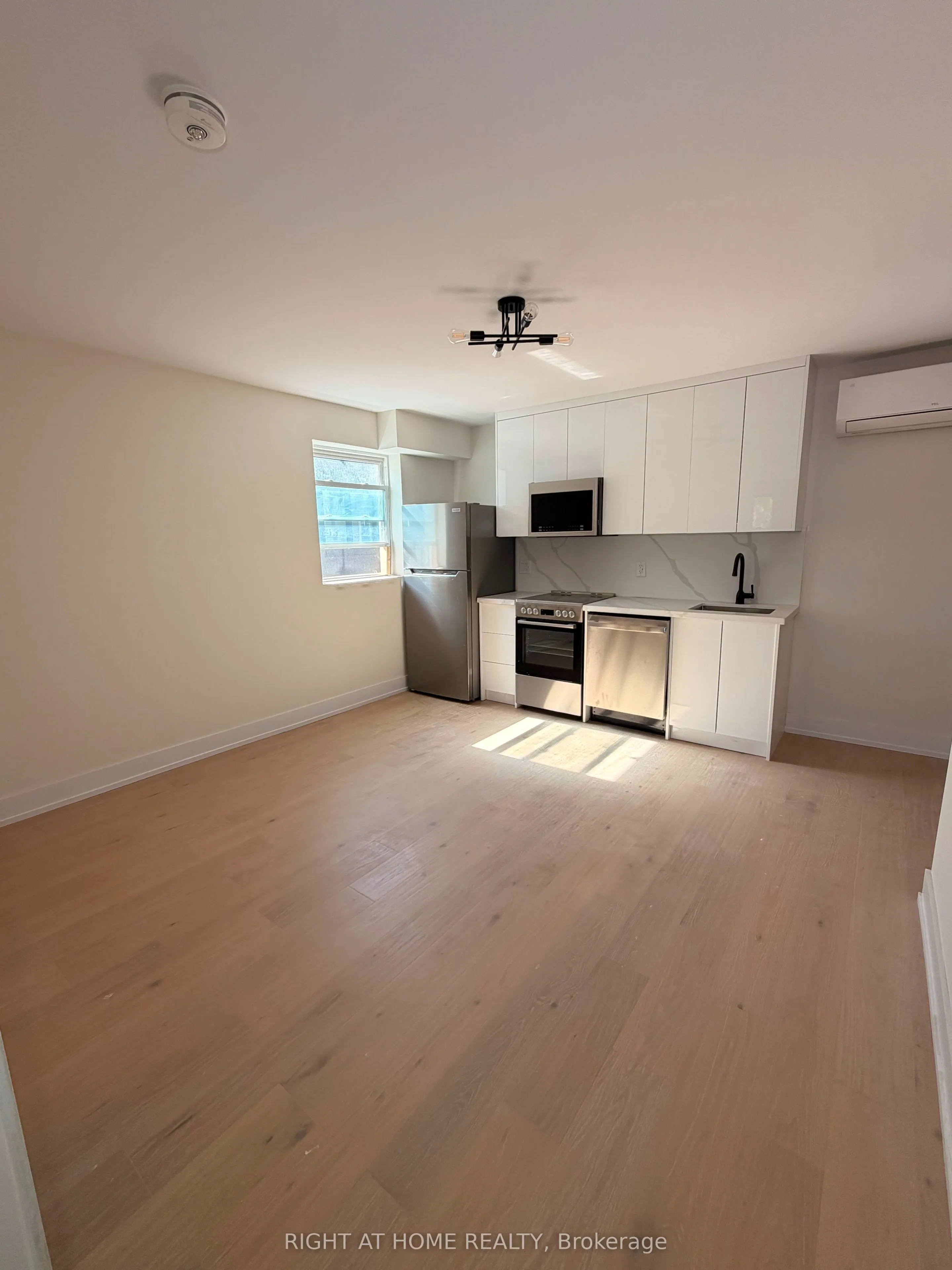 Multiplex For Lease | W13698142