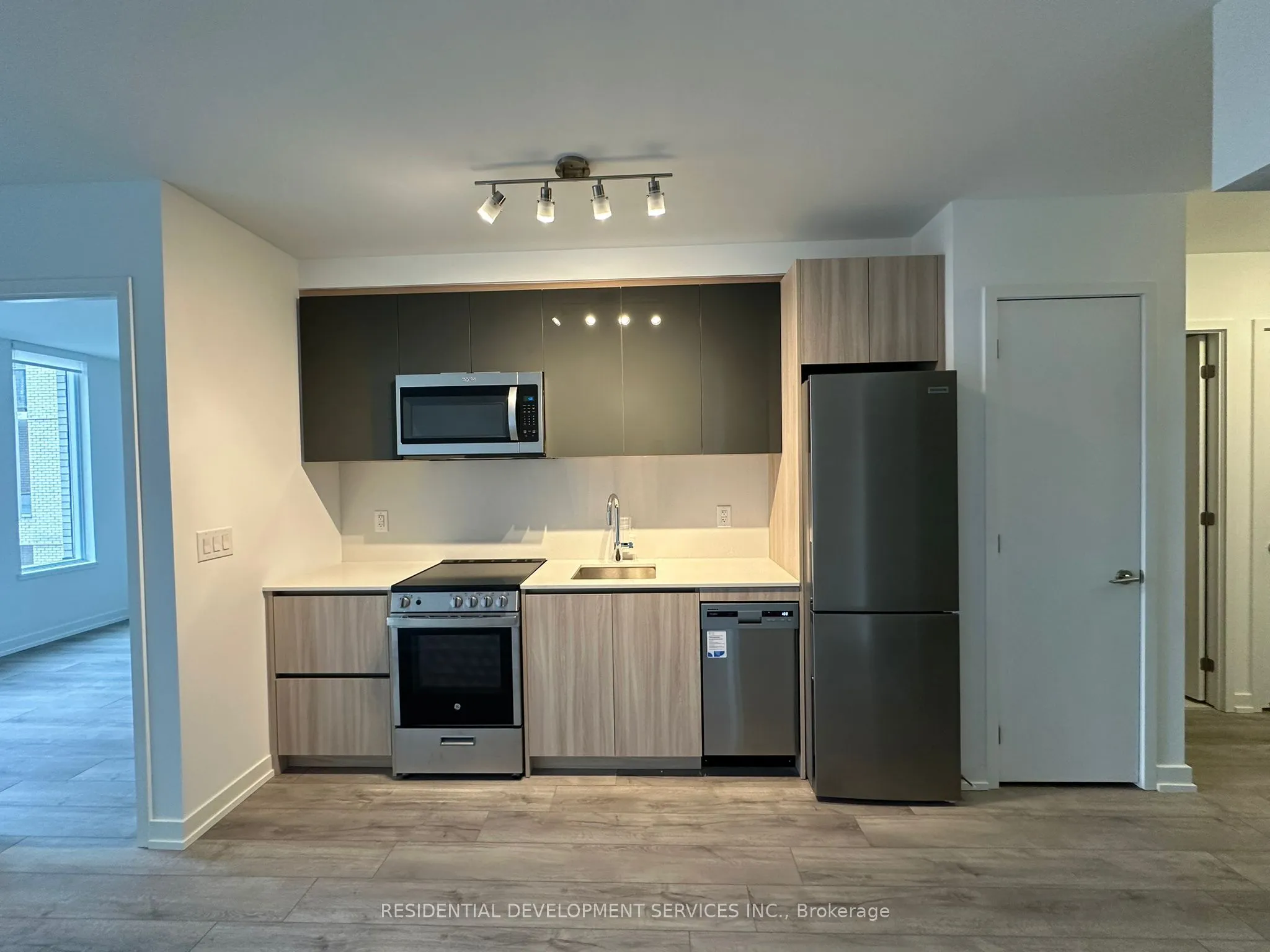 Property For Lease | W13698326