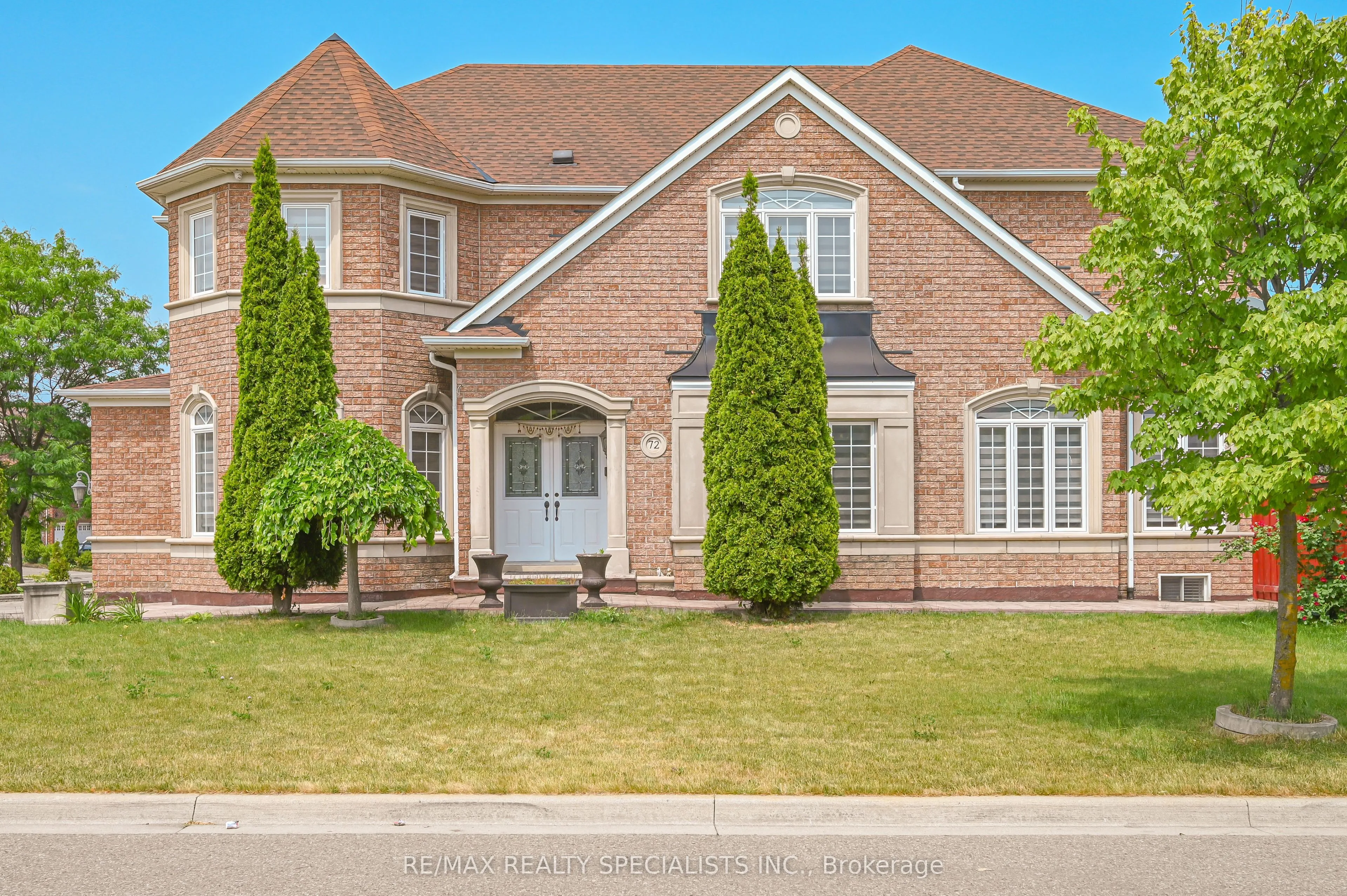 Detached Home For Lease | W13698334