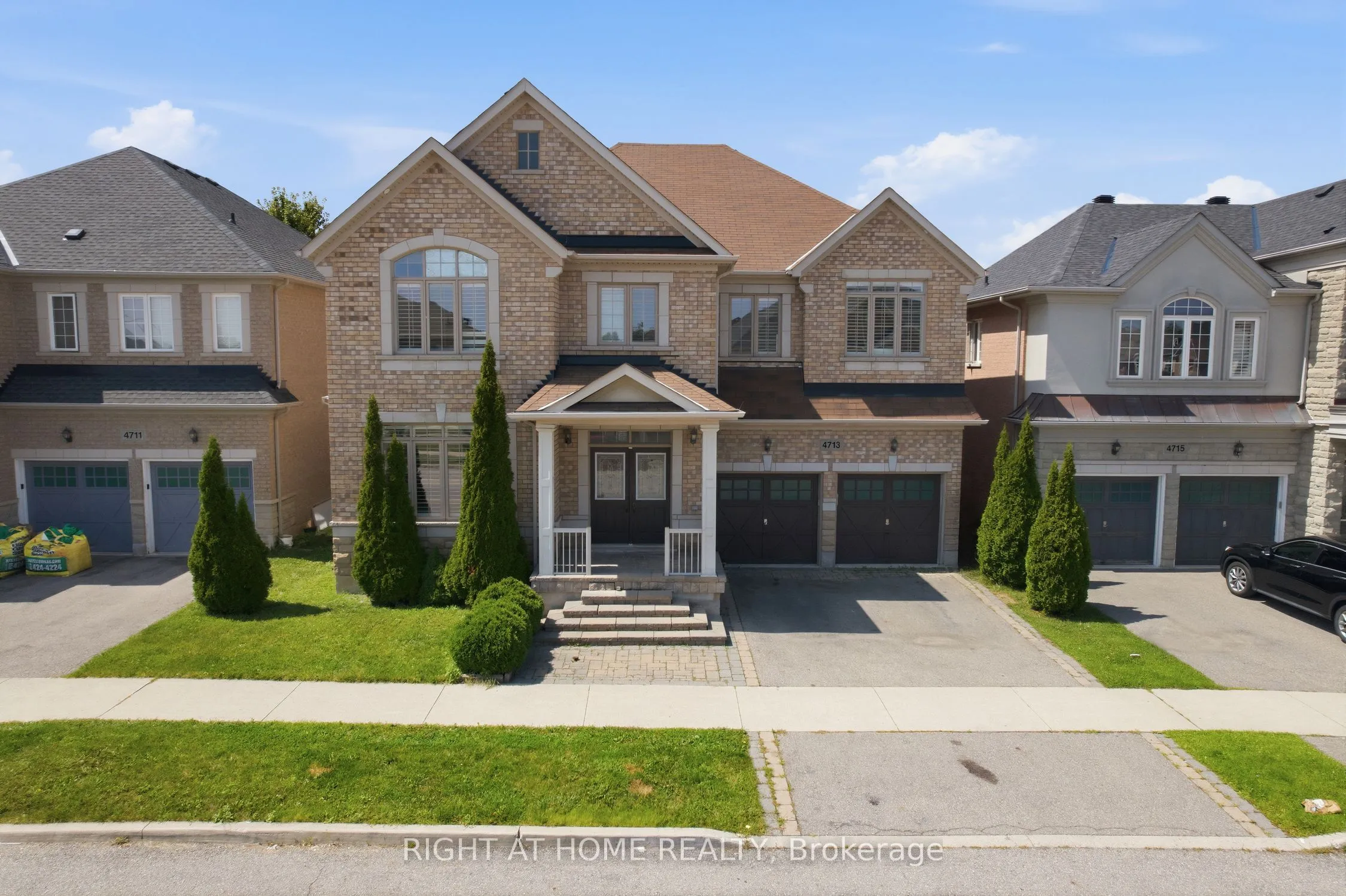 Detached Home For Sale | W13699974