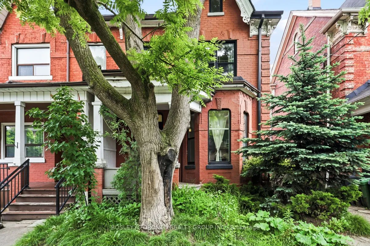 Semi-Detached Home For Lease | W13700516