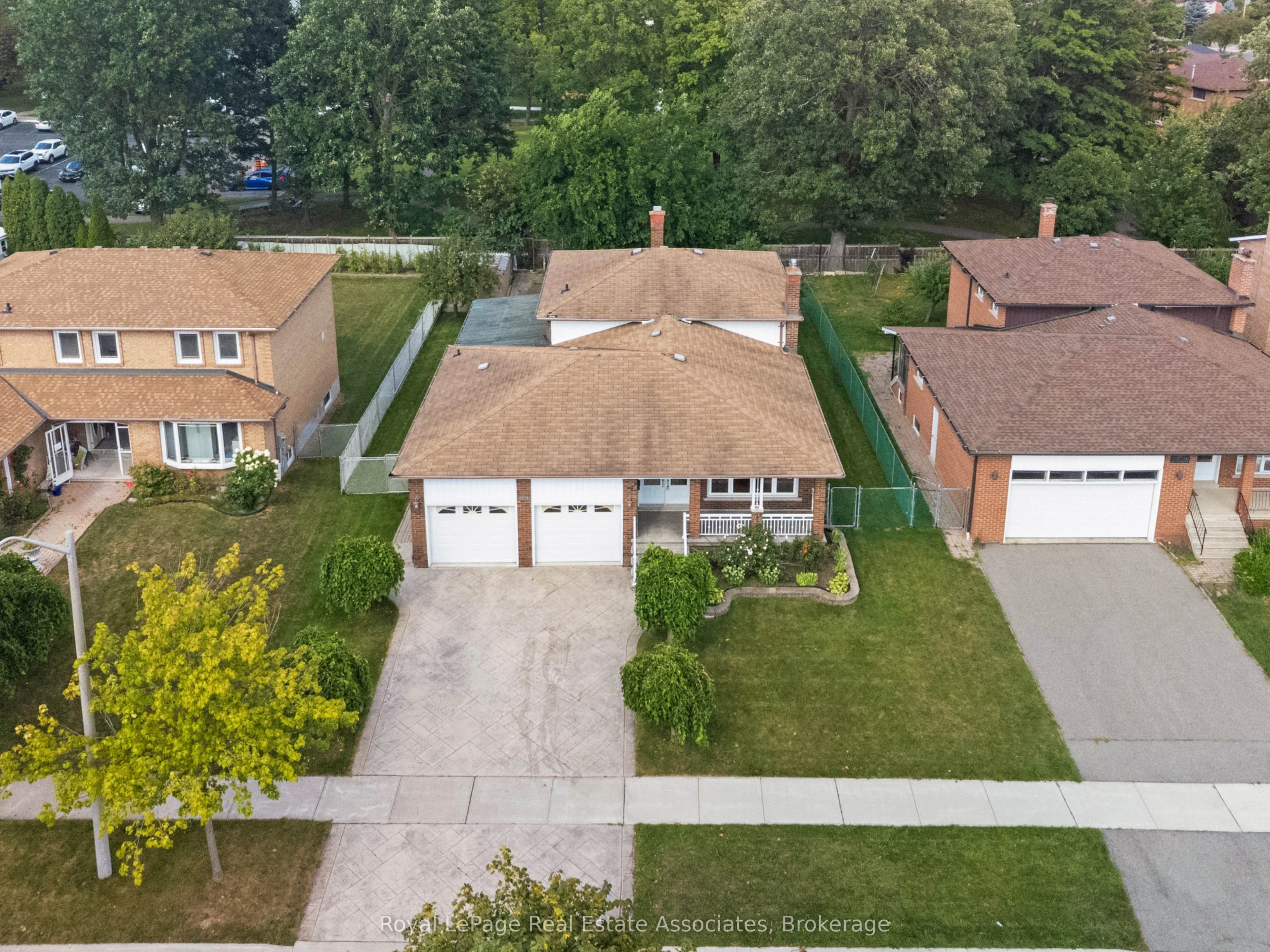 Detached Home For Sale | W13700886