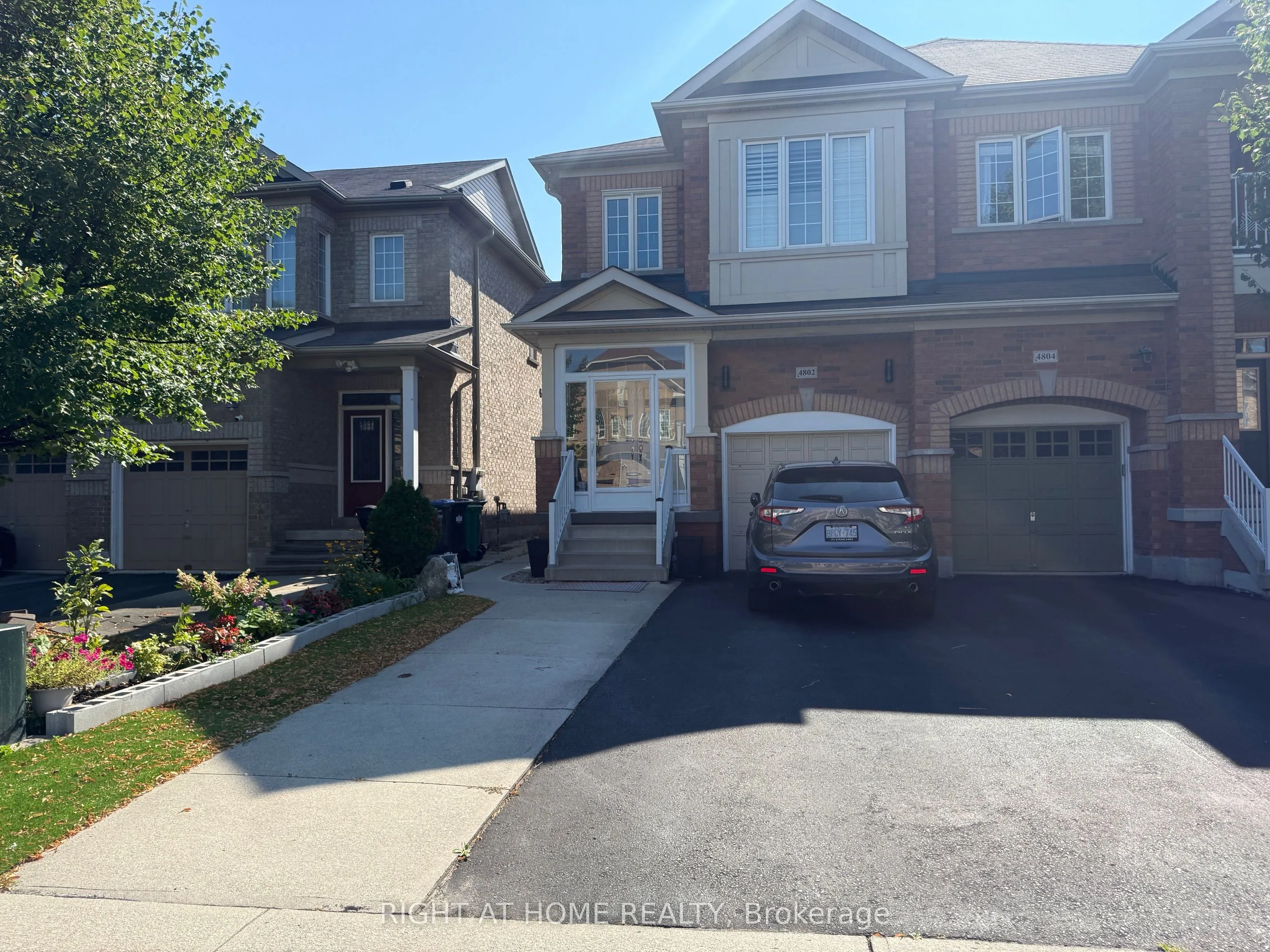 Semi-Detached Home For Lease | W13701928