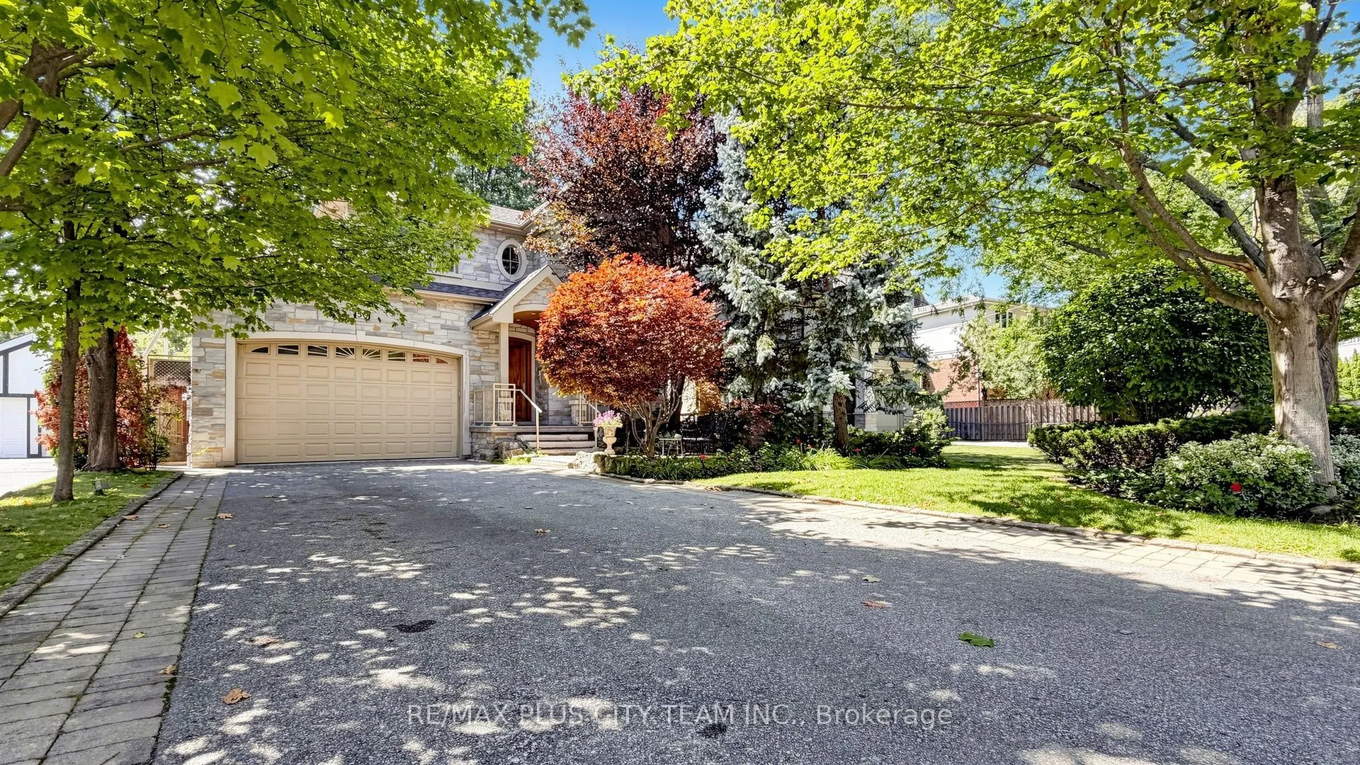 Detached Home For Lease | W13702028