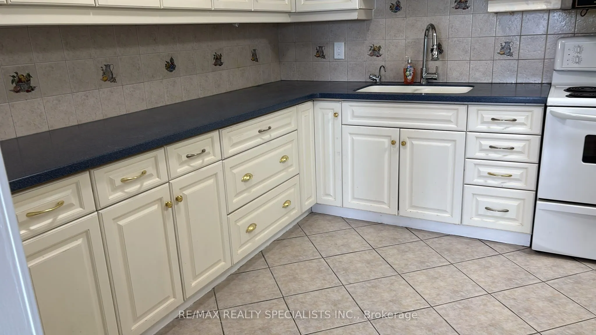 Property For Lease | W13702354