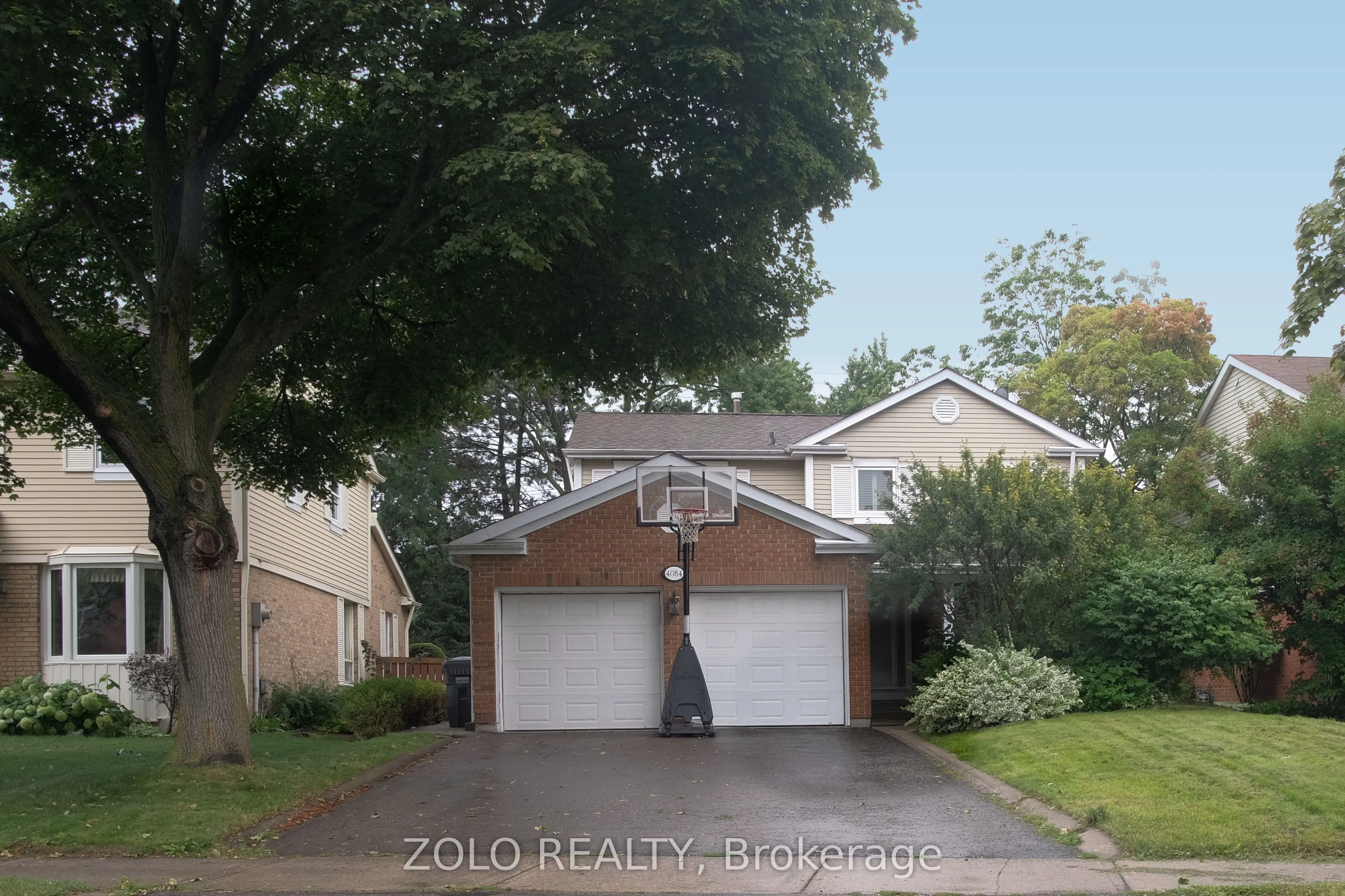 Detached Home For Lease | W13702584