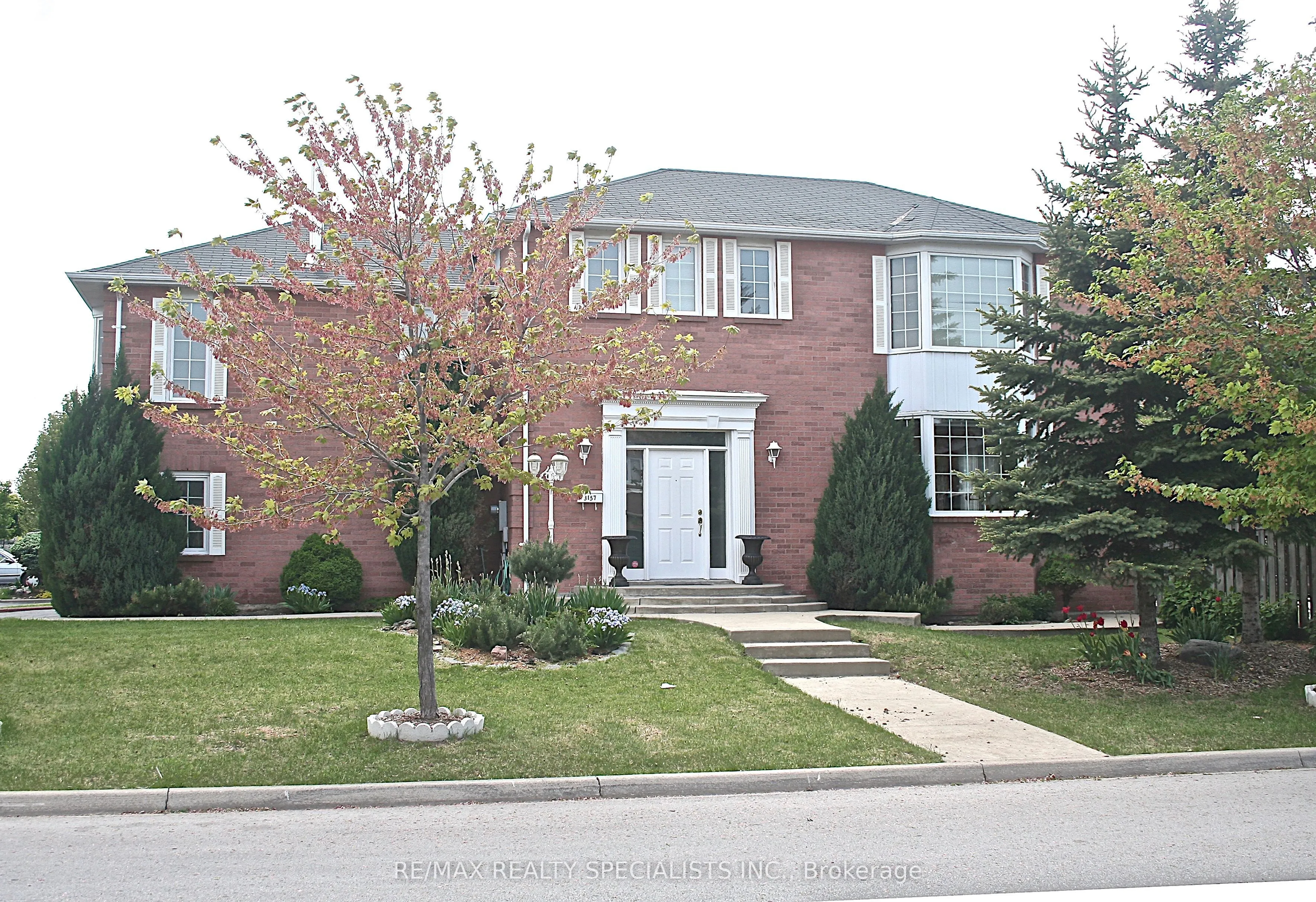 Detached Home For Lease | W13703354
