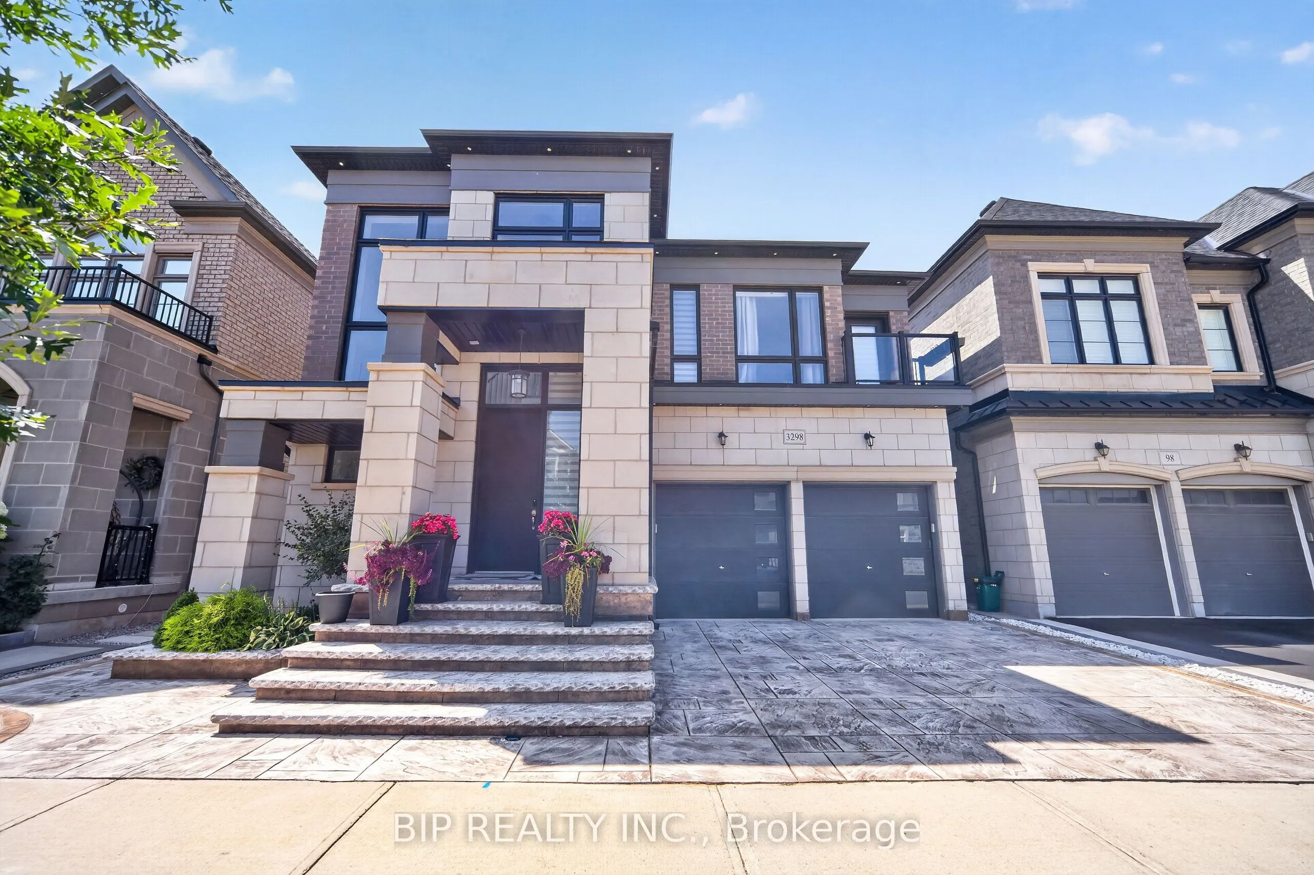 Detached Home For Sale | W13704068