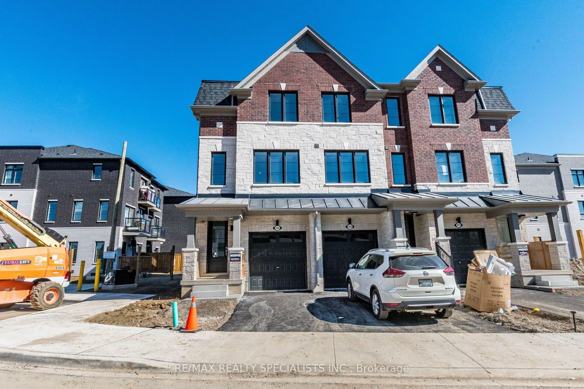 Property For Lease | W13708866