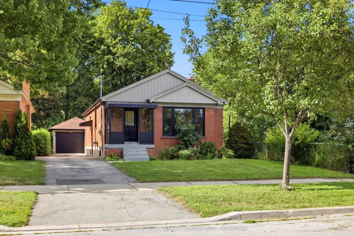 72 Mervyn Avenue, Toronto W08, ON M9B 1N3