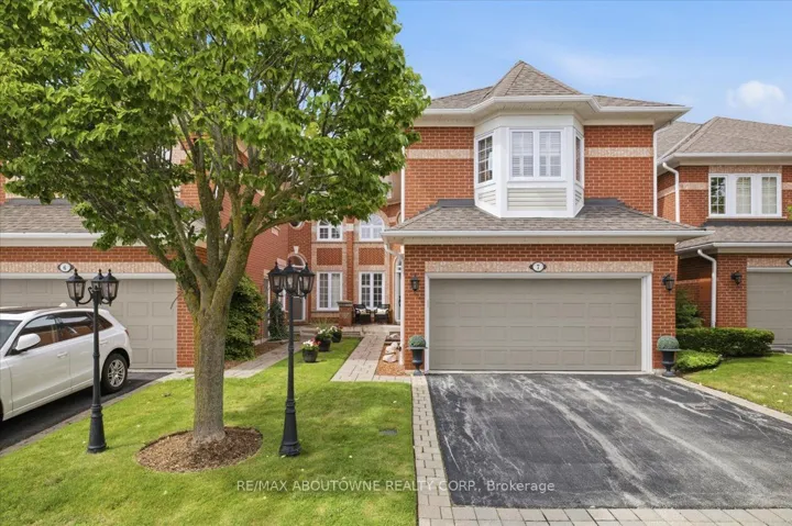 2145 Country Club Drive, Burlington, ON L7M 4E1
