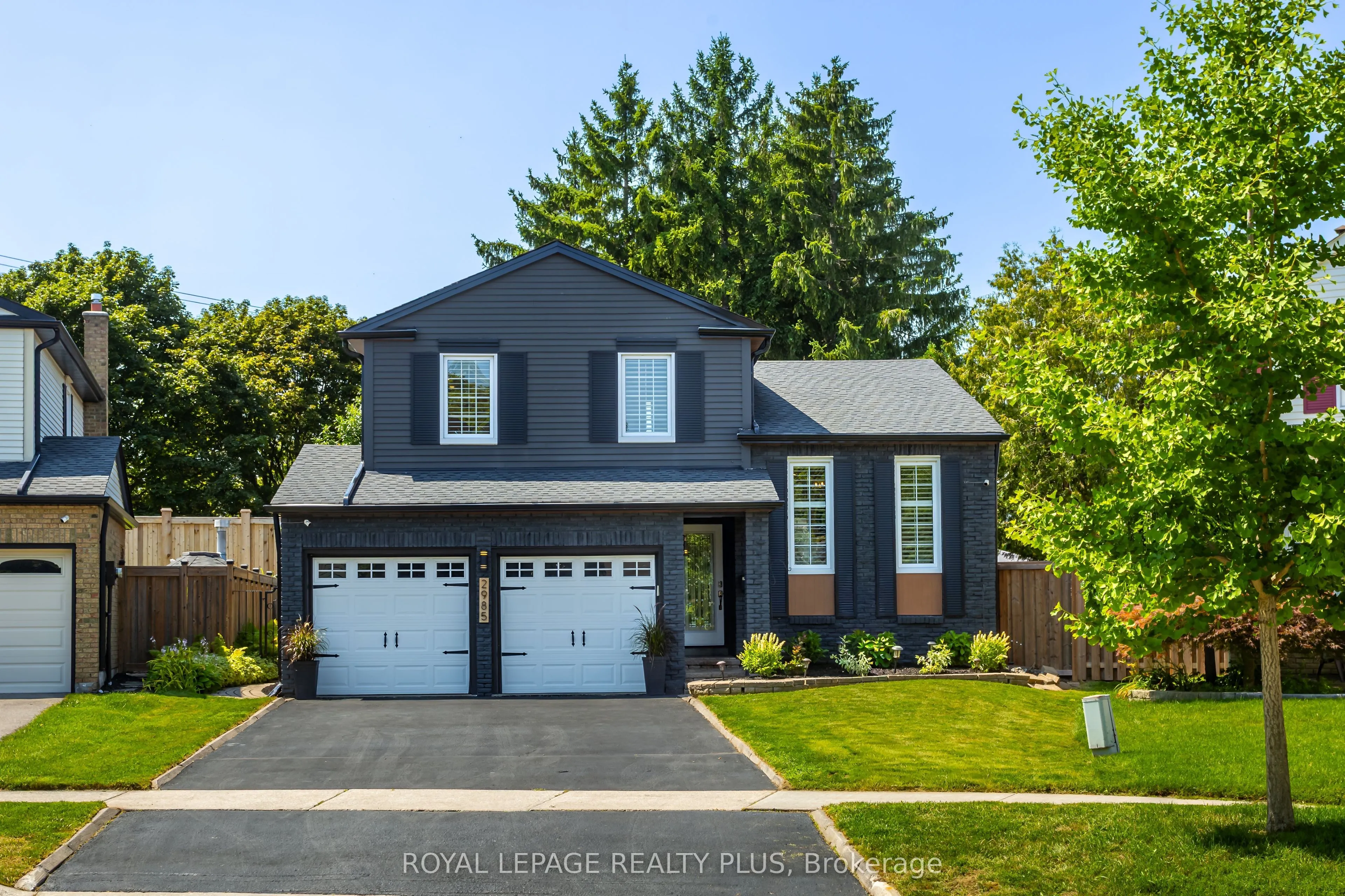 Detached Home For Sale | W13711010