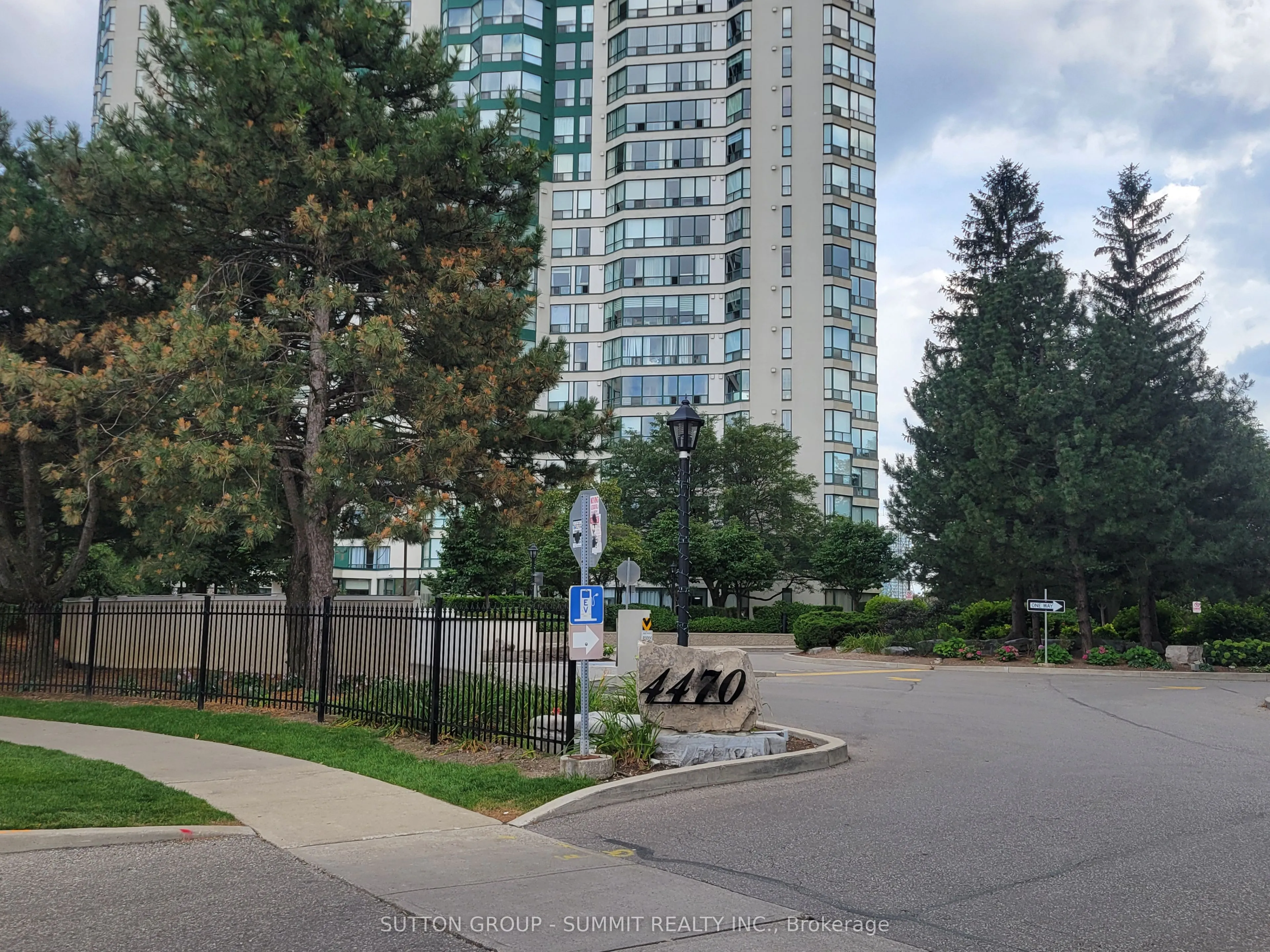 Property For Lease | W13712396