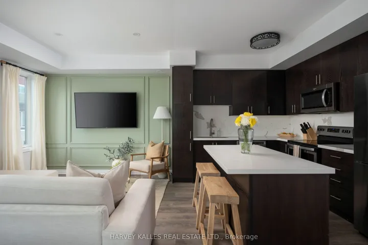 85 Eastwood Park Gardens, Toronto W06, ON M8W 0B9
