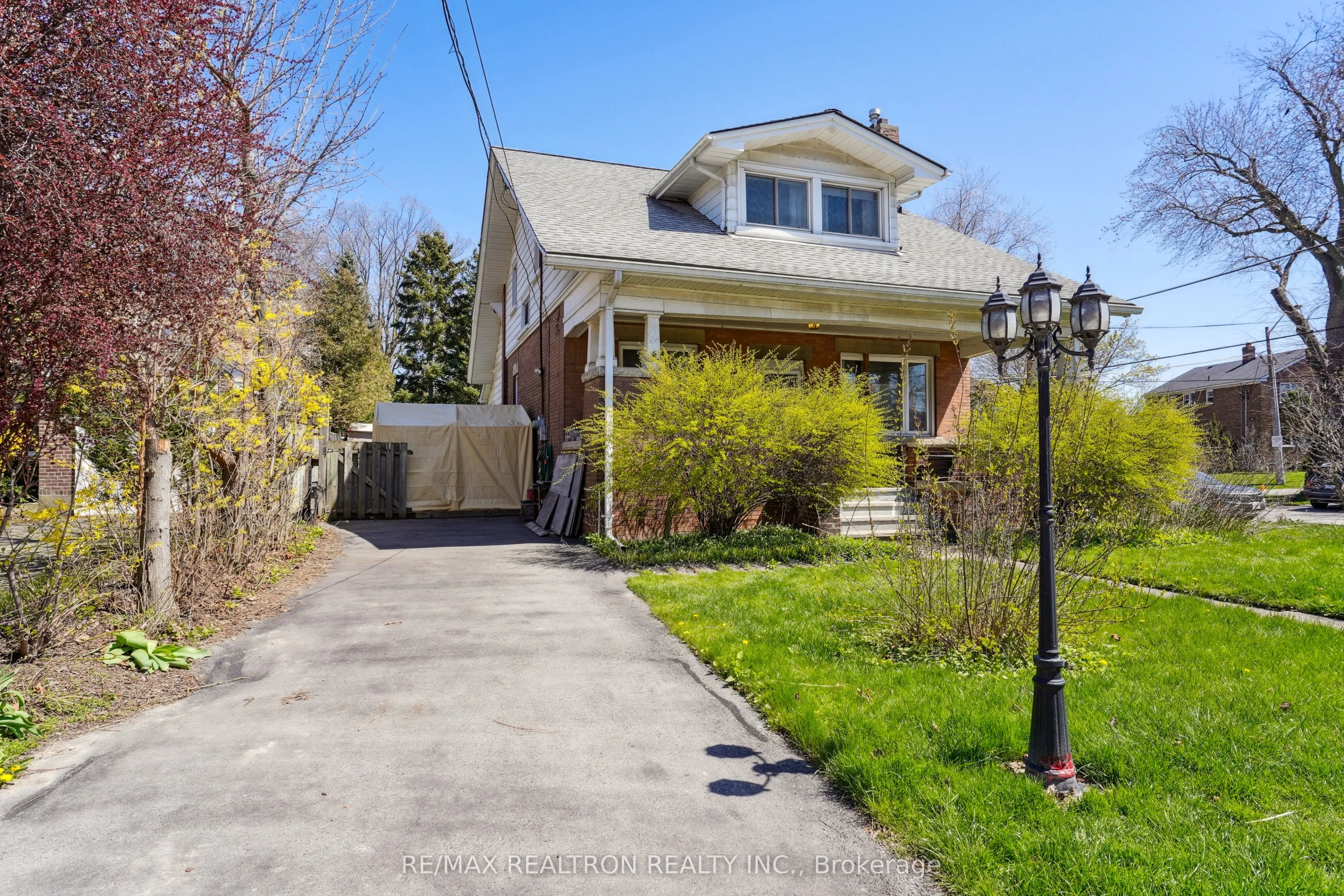 Detached Home For Lease | W13715422