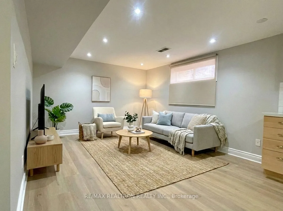 Detached Home For Lease | W13716718