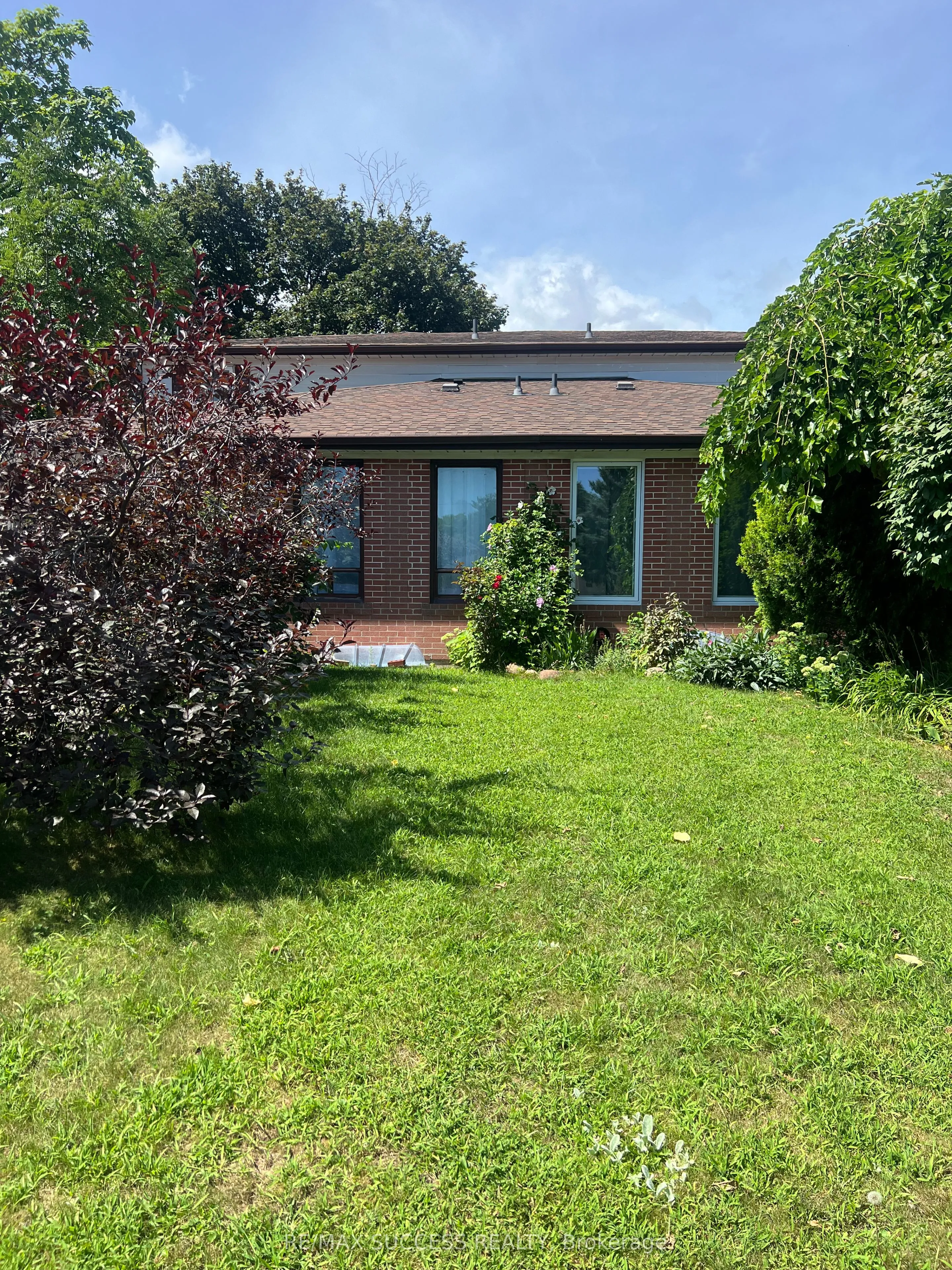 Semi-Detached Home For Lease | W13717588