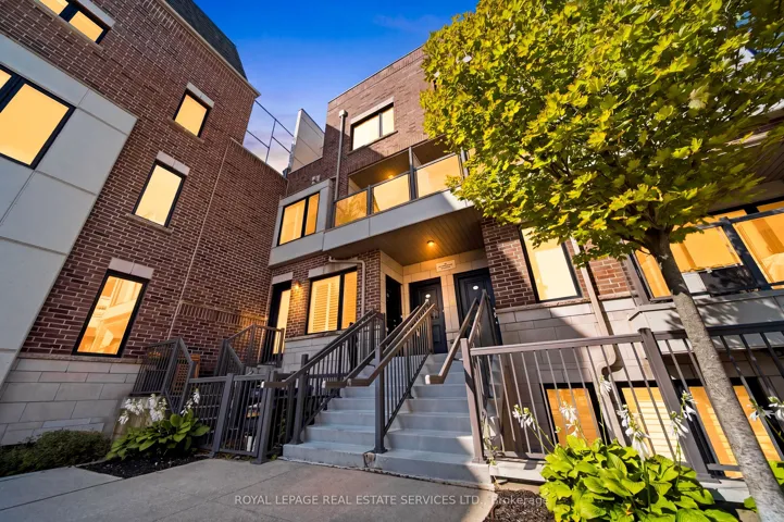 8 Drummond Street, Toronto W06, ON M8V 1Y8