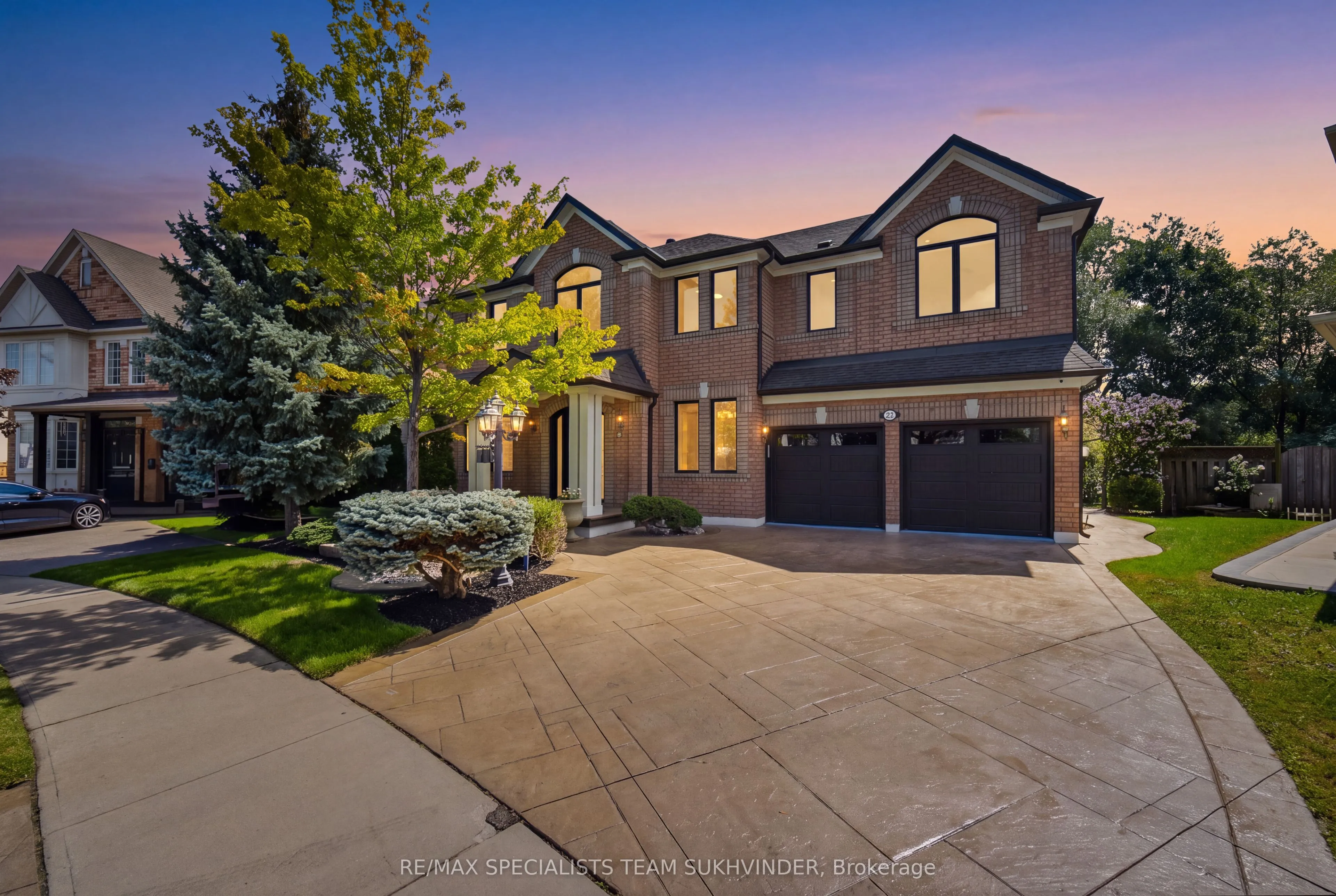 Detached Home For Sale | W13718100