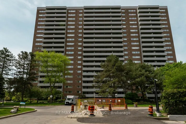 240 Scarlett Road, Toronto W03, ON M6N 4X4