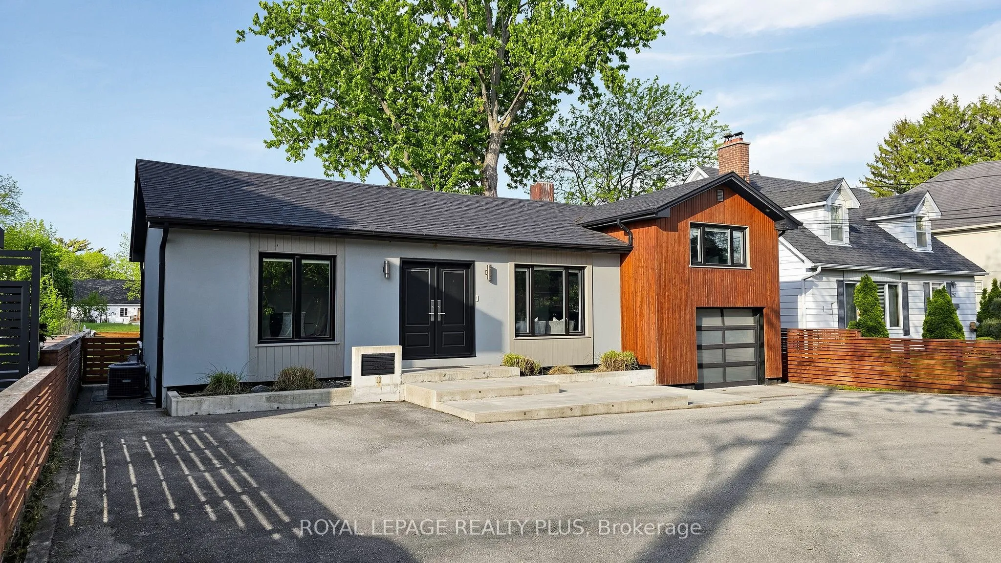 Detached Home For Lease | W13719056