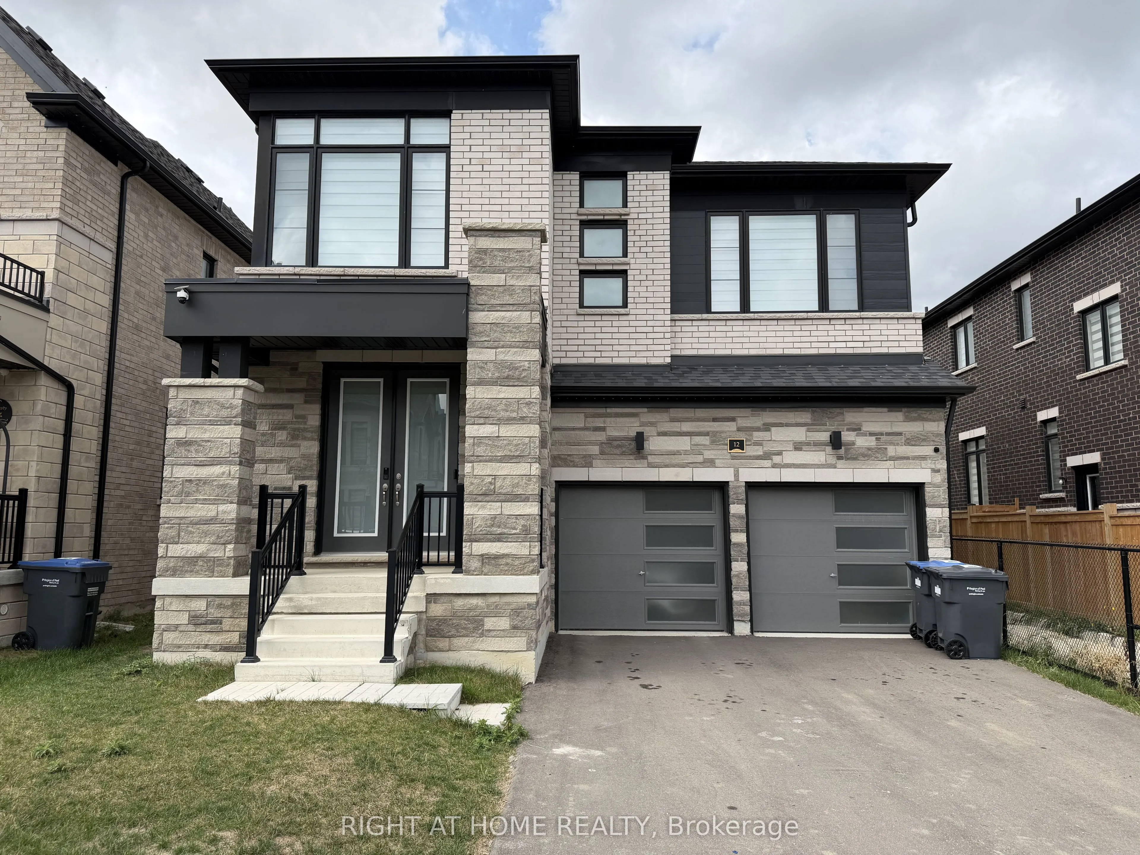 Detached Home For Lease | W13720648